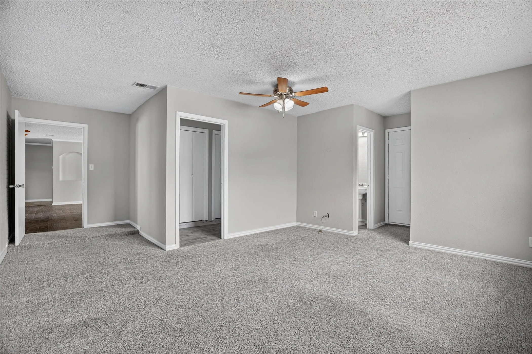 Single Family Residence For Sale in Johnson County , 12653 fm 2331, Godley, Texas 76044, 4 Bedroom, 3 Bathroom, Garage spaces, 1,692 Sqft, built in 2010, mls#21405992, Real Estate Agent in Godley, Homes For Sale in Johnson county, Homes For Sale in Godley, Realtor in Godley Texas, Real Estate Brokerage Independent Realty Texas, Luminita Cordes Realtor