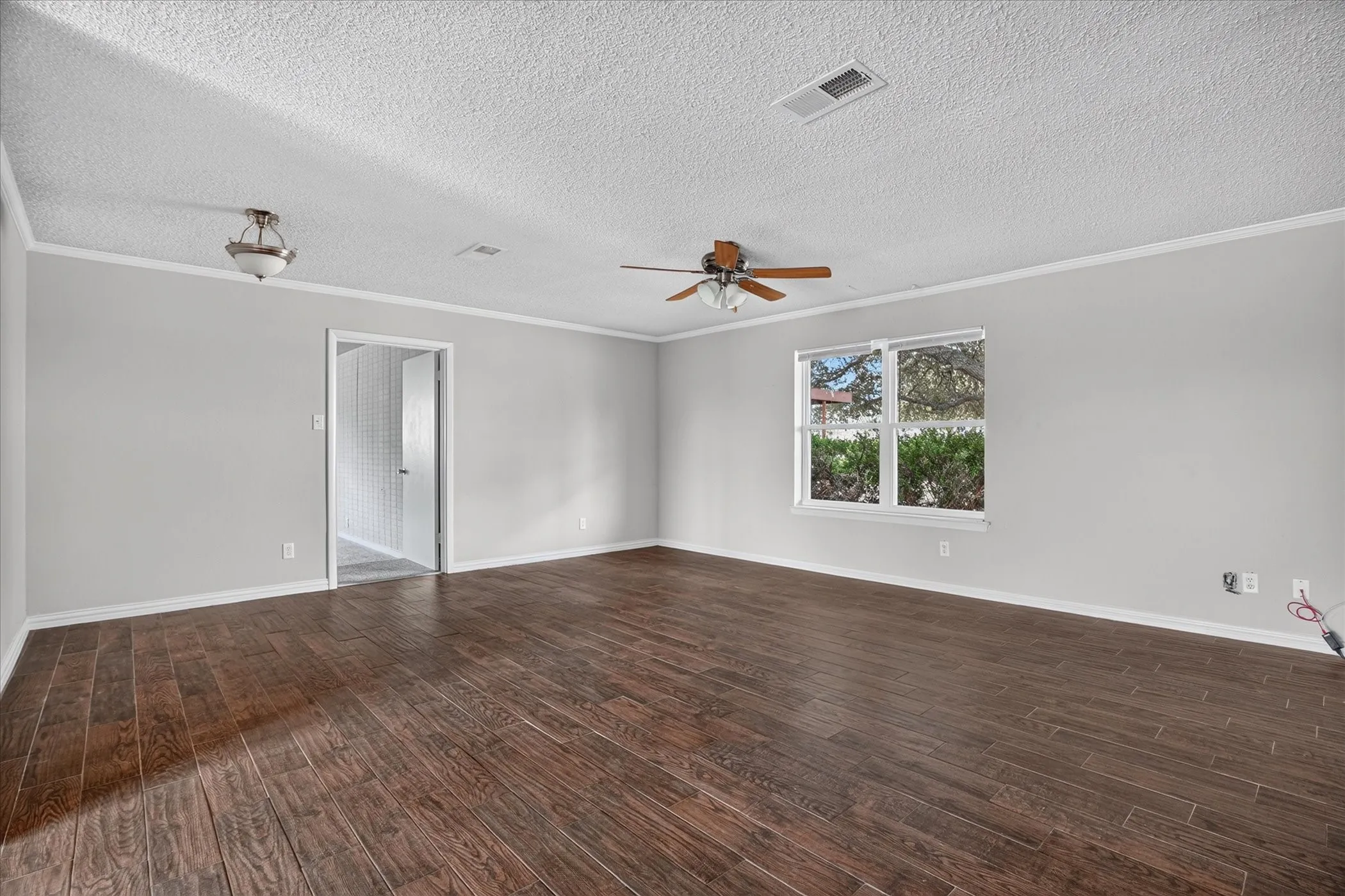 Single Family Residence For Sale in Johnson County , 12653 fm 2331, Godley, Texas 76044, 4 Bedroom, 3 Bathroom, Garage spaces, 1,692 Sqft, built in 2010, mls#21405992, Real Estate Agent in Godley, Homes For Sale in Johnson county, Homes For Sale in Godley, Realtor in Godley Texas, Real Estate Brokerage Independent Realty Texas, Luminita Cordes Realtor