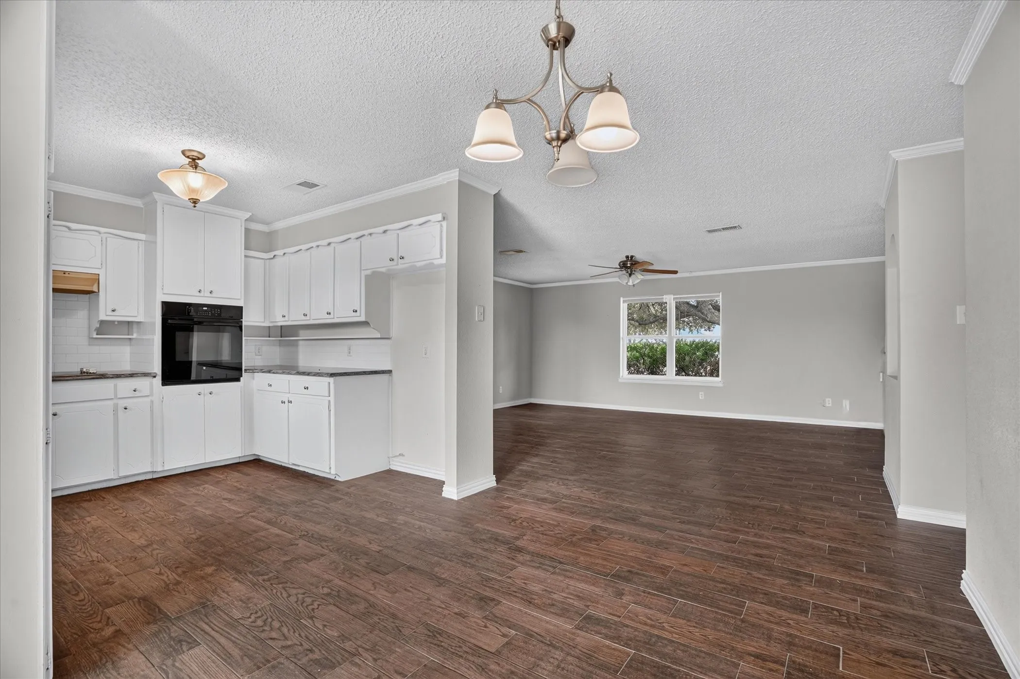 Single Family Residence For Sale in Johnson County , 12653 fm 2331, Godley, Texas 76044, 4 Bedroom, 3 Bathroom, Garage spaces, 1,692 Sqft, built in 2010, mls#21405992, Real Estate Agent in Godley, Homes For Sale in Johnson county, Homes For Sale in Godley, Realtor in Godley Texas, Real Estate Brokerage Independent Realty Texas, Luminita Cordes Realtor