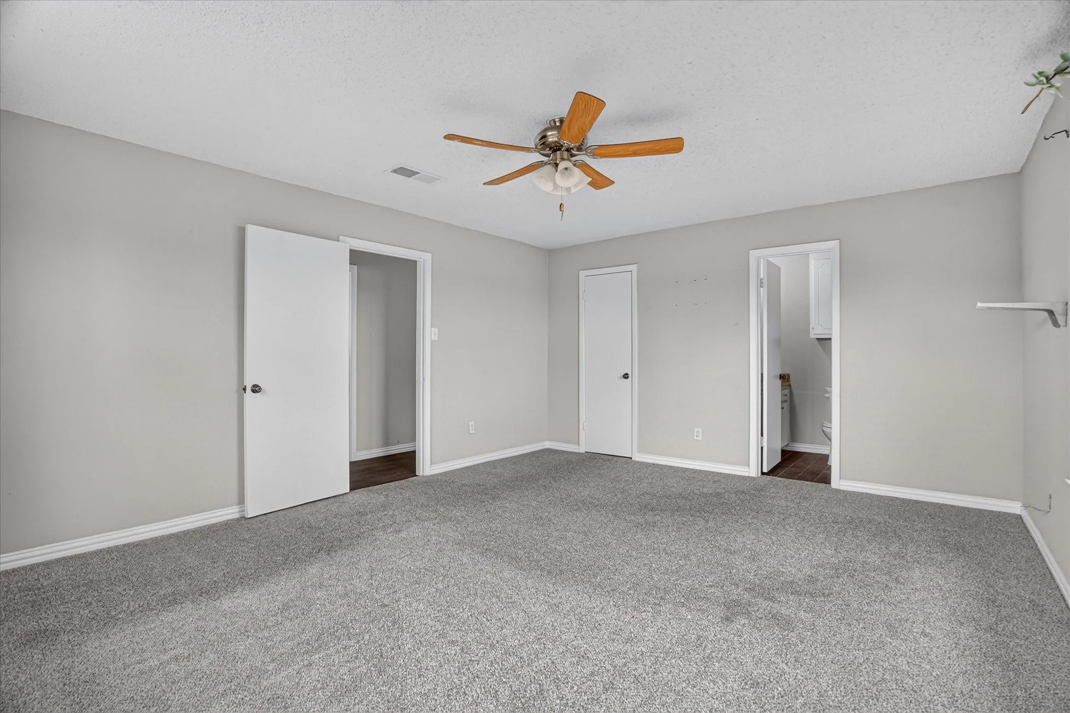 Single Family Residence For Sale in Johnson County , 12653 fm 2331, Godley, Texas 76044, 4 Bedroom, 3 Bathroom, Garage spaces, 1,692 Sqft, built in 2010, mls#21405992, Real Estate Agent in Godley, Homes For Sale in Johnson county, Homes For Sale in Godley, Realtor in Godley Texas, Real Estate Brokerage Independent Realty Texas, Luminita Cordes Realtor