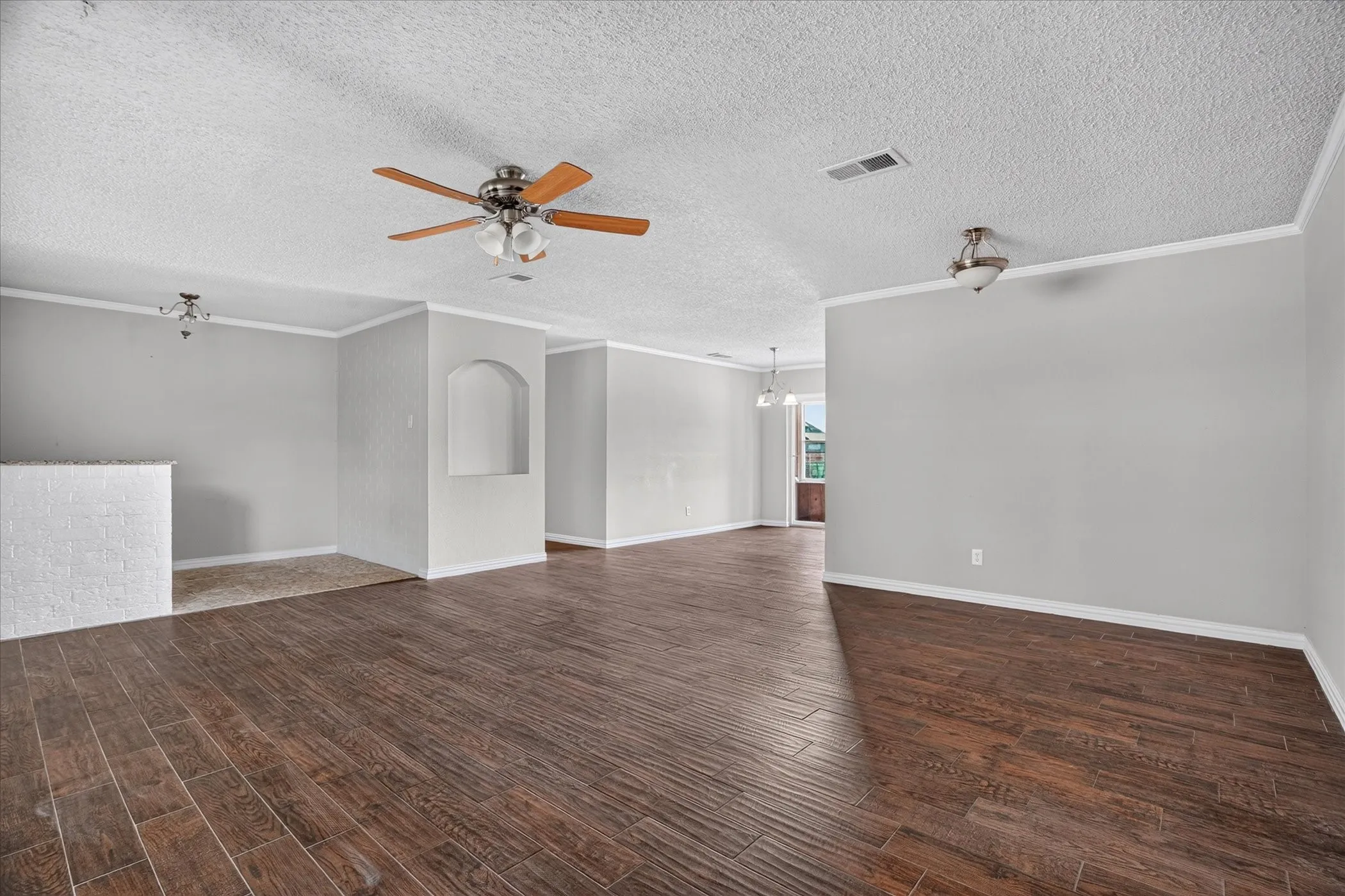 Single Family Residence For Sale in Johnson County , 12653 fm 2331, Godley, Texas 76044, 4 Bedroom, 3 Bathroom, Garage spaces, 1,692 Sqft, built in 2010, mls#21405992, Real Estate Agent in Godley, Homes For Sale in Johnson county, Homes For Sale in Godley, Realtor in Godley Texas, Real Estate Brokerage Independent Realty Texas, Luminita Cordes Realtor