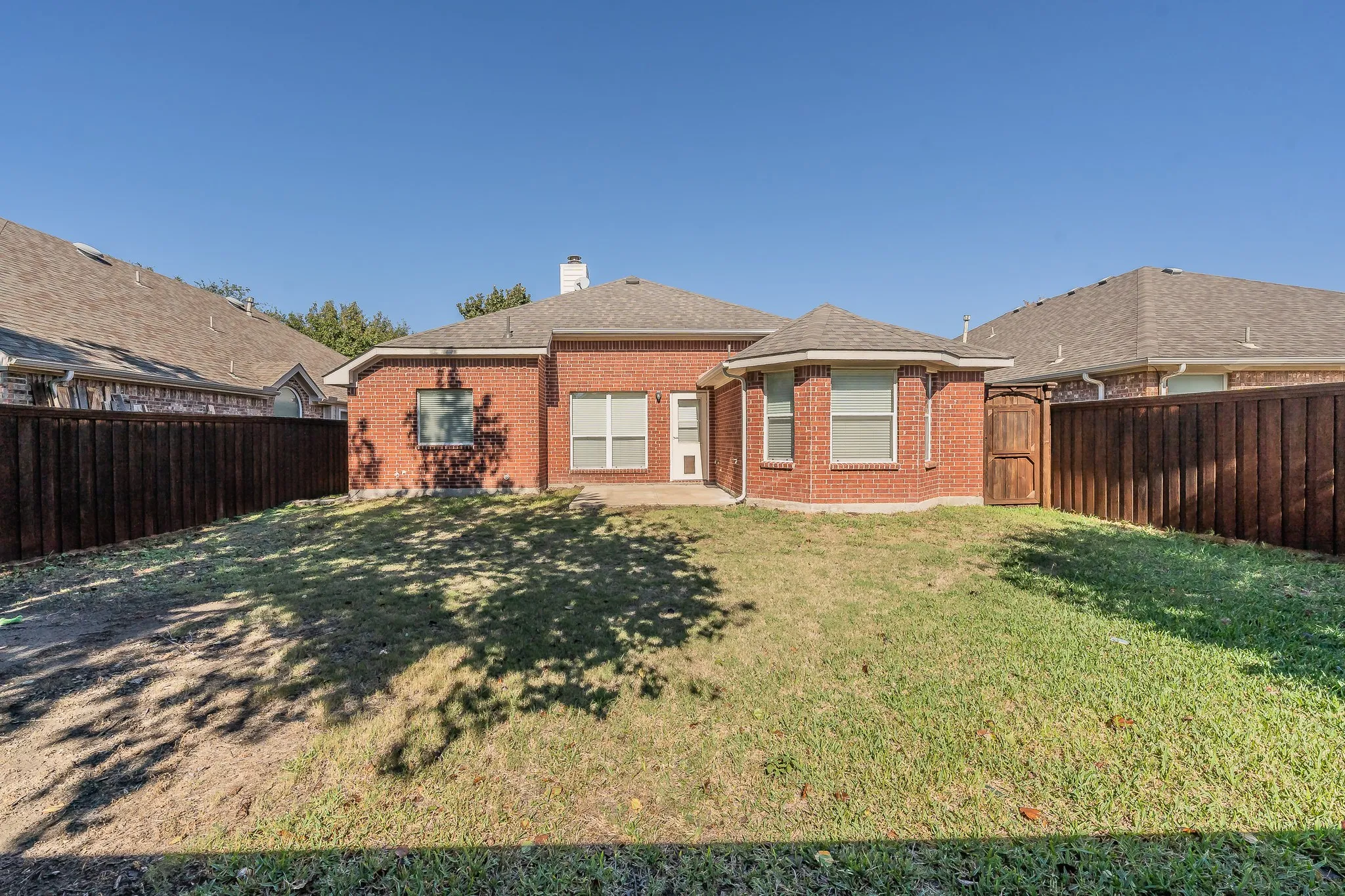 Single Family Residence For Rent in Denton County , 2612 Redcedar Drive, Little Elm, Texas 75068, 3 Bedroom, 2 Bathroom, 2 Garage spaces, 1,703 Sqft, built in 2002, mls#21406026, Real Estate Agent in Little Elm, Homes For Rent in Denton county, Homes For Rent in Little Elm, Realtor in Little Elm Texas, Real Estate Brokerage Independent Realty Texas, Luminita Cordes Realtor