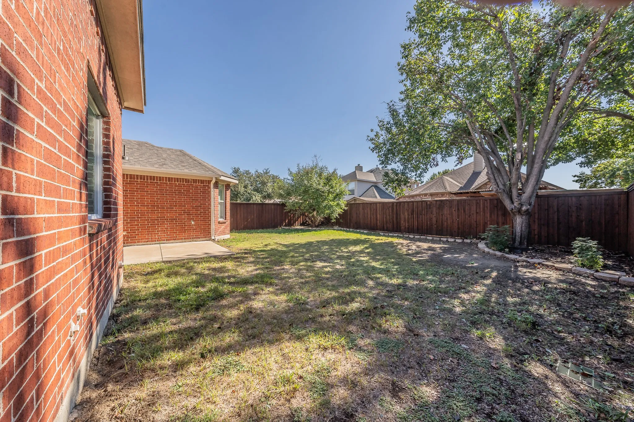 Single Family Residence For Rent in Denton County , 2612 Redcedar Drive, Little Elm, Texas 75068, 3 Bedroom, 2 Bathroom, 2 Garage spaces, 1,703 Sqft, built in 2002, mls#21406026, Real Estate Agent in Little Elm, Homes For Rent in Denton county, Homes For Rent in Little Elm, Realtor in Little Elm Texas, Real Estate Brokerage Independent Realty Texas, Luminita Cordes Realtor