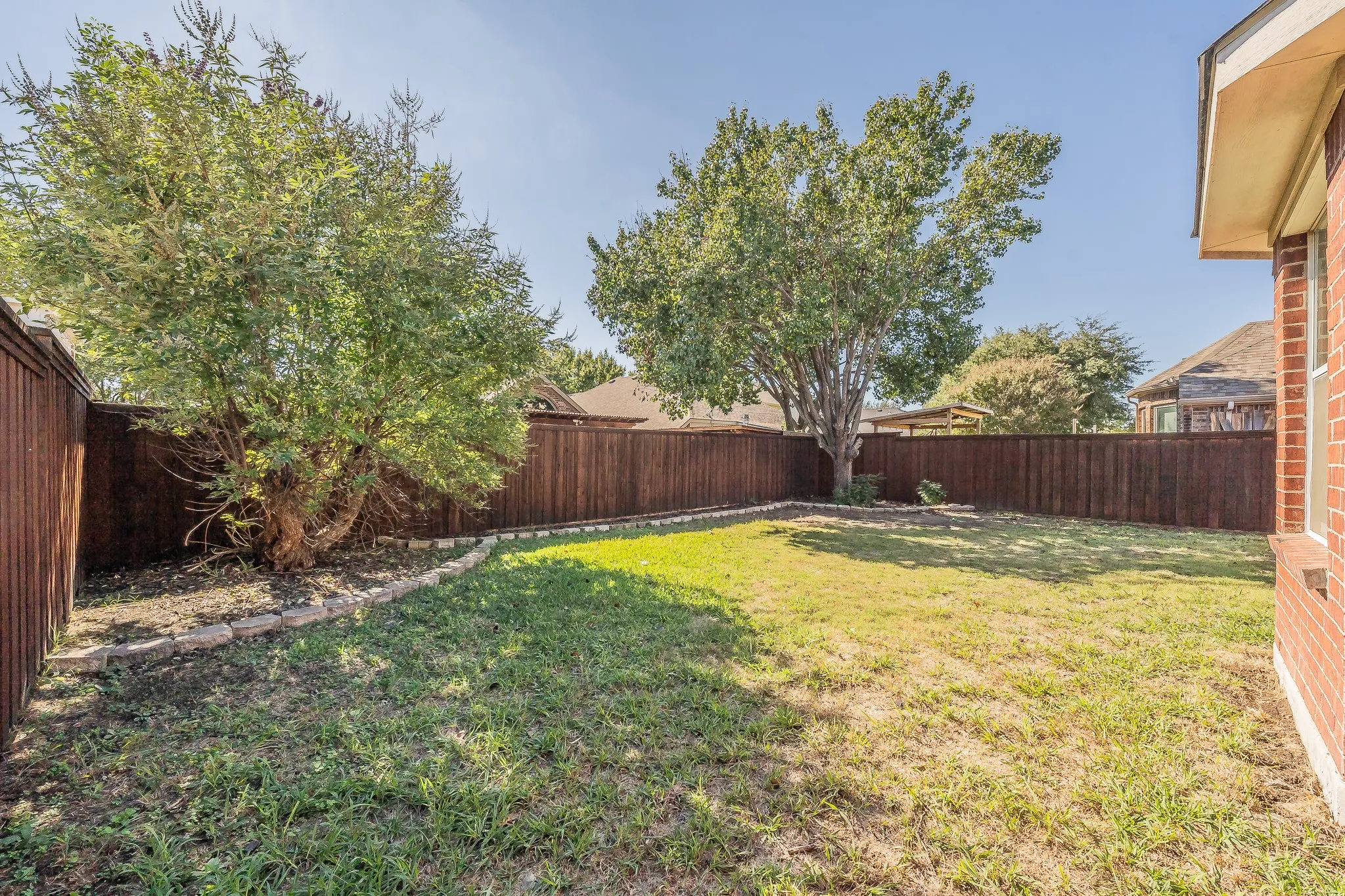 Single Family Residence For Rent in Denton County , 2612 Redcedar Drive, Little Elm, Texas 75068, 3 Bedroom, 2 Bathroom, 2 Garage spaces, 1,703 Sqft, built in 2002, mls#21406026, Real Estate Agent in Little Elm, Homes For Rent in Denton county, Homes For Rent in Little Elm, Realtor in Little Elm Texas, Real Estate Brokerage Independent Realty Texas, Luminita Cordes Realtor