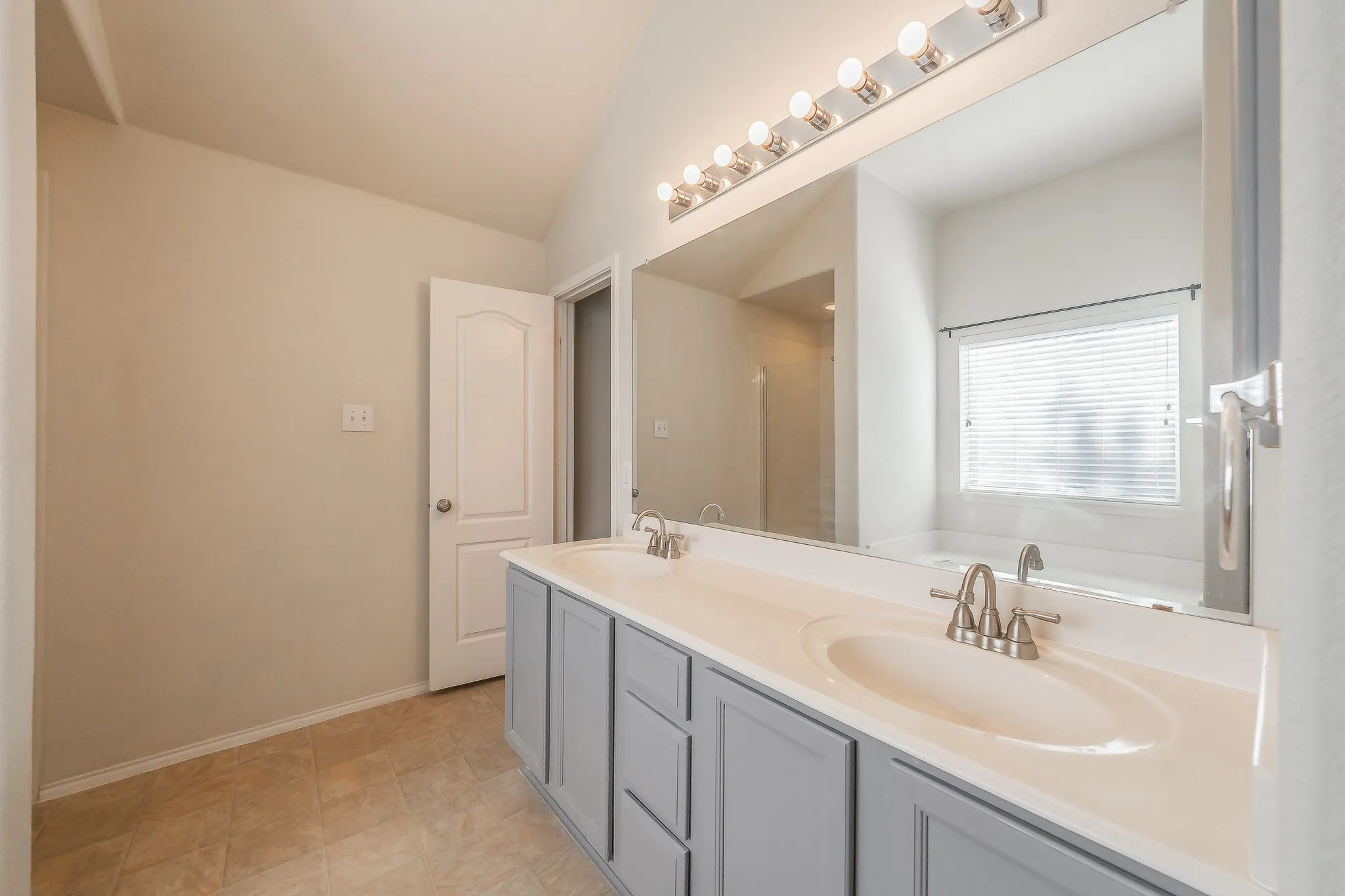 Single Family Residence For Rent in Denton County , 2612 Redcedar Drive, Little Elm, Texas 75068, 3 Bedroom, 2 Bathroom, 2 Garage spaces, 1,703 Sqft, built in 2002, mls#21406026, Real Estate Agent in Little Elm, Homes For Rent in Denton county, Homes For Rent in Little Elm, Realtor in Little Elm Texas, Real Estate Brokerage Independent Realty Texas, Luminita Cordes Realtor