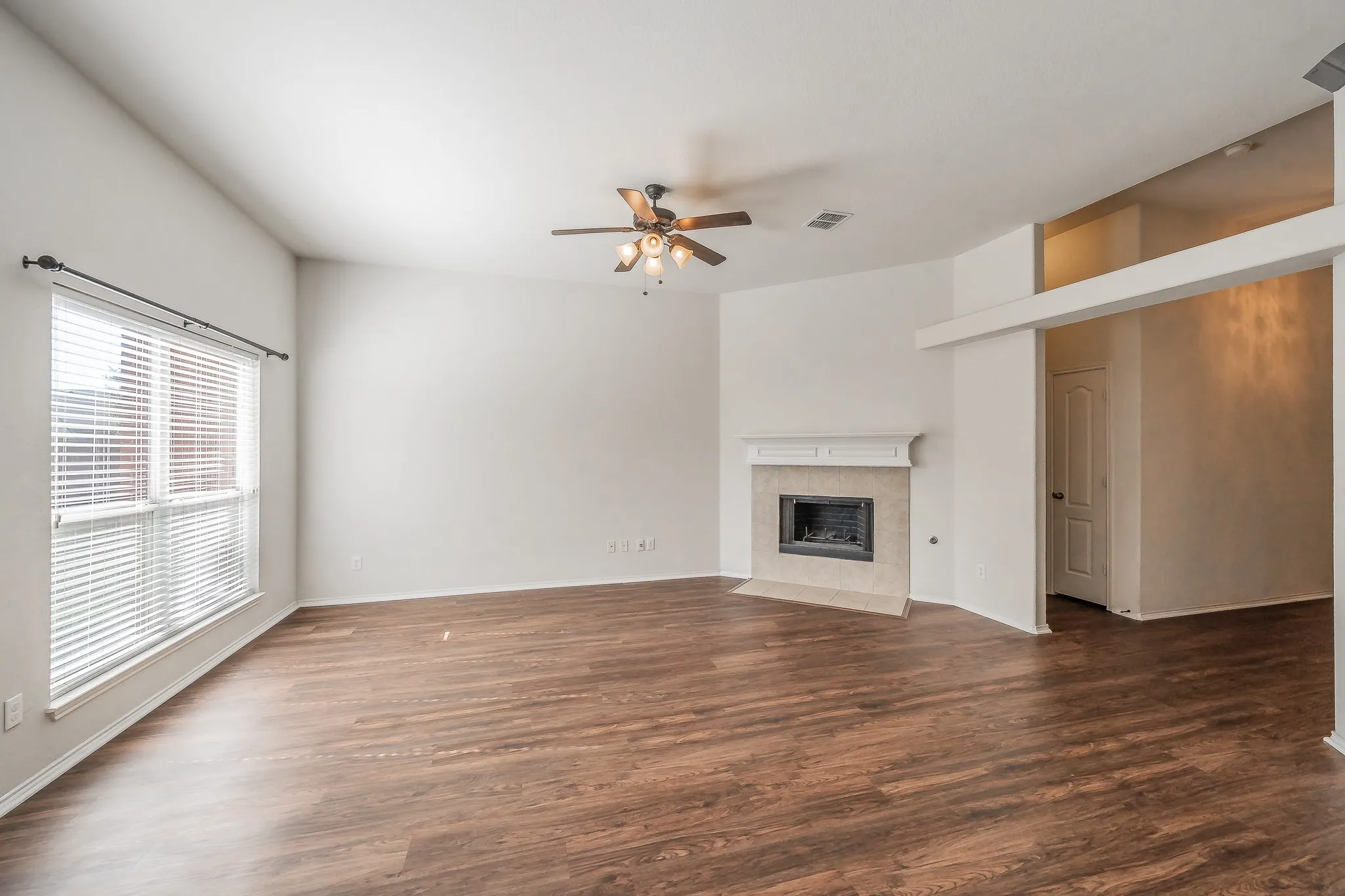 Single Family Residence For Rent in Denton County , 2612 Redcedar Drive, Little Elm, Texas 75068, 3 Bedroom, 2 Bathroom, 2 Garage spaces, 1,703 Sqft, built in 2002, mls#21406026, Real Estate Agent in Little Elm, Homes For Rent in Denton county, Homes For Rent in Little Elm, Realtor in Little Elm Texas, Real Estate Brokerage Independent Realty Texas, Luminita Cordes Realtor