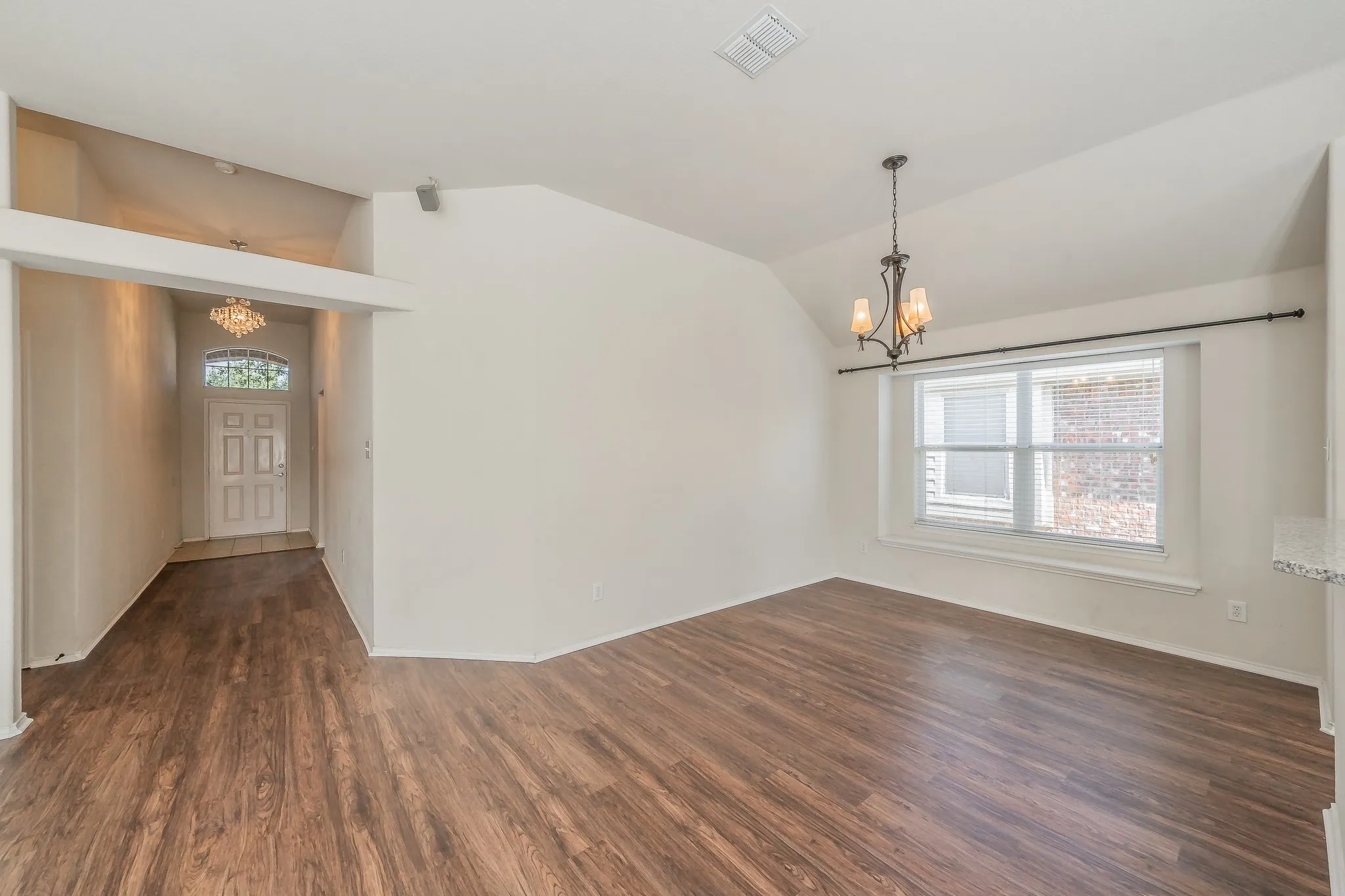 Single Family Residence For Rent in Denton County , 2612 Redcedar Drive, Little Elm, Texas 75068, 3 Bedroom, 2 Bathroom, 2 Garage spaces, 1,703 Sqft, built in 2002, mls#21406026, Real Estate Agent in Little Elm, Homes For Rent in Denton county, Homes For Rent in Little Elm, Realtor in Little Elm Texas, Real Estate Brokerage Independent Realty Texas, Luminita Cordes Realtor