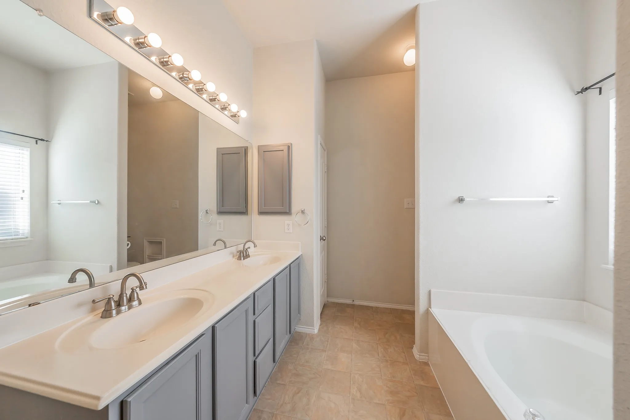 Single Family Residence For Rent in Denton County , 2612 Redcedar Drive, Little Elm, Texas 75068, 3 Bedroom, 2 Bathroom, 2 Garage spaces, 1,703 Sqft, built in 2002, mls#21406026, Real Estate Agent in Little Elm, Homes For Rent in Denton county, Homes For Rent in Little Elm, Realtor in Little Elm Texas, Real Estate Brokerage Independent Realty Texas, Luminita Cordes Realtor