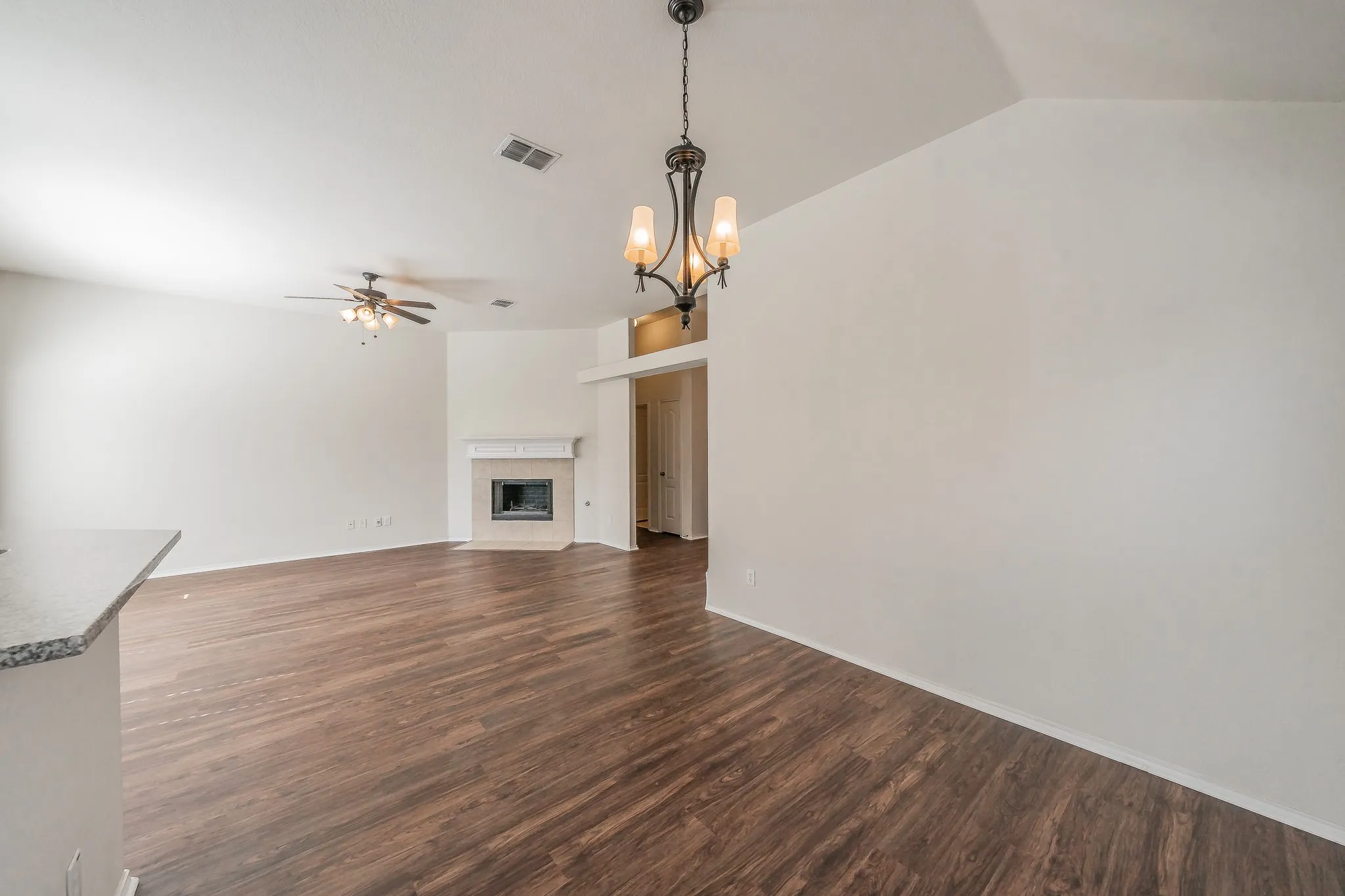 Single Family Residence For Rent in Denton County , 2612 Redcedar Drive, Little Elm, Texas 75068, 3 Bedroom, 2 Bathroom, 2 Garage spaces, 1,703 Sqft, built in 2002, mls#21406026, Real Estate Agent in Little Elm, Homes For Rent in Denton county, Homes For Rent in Little Elm, Realtor in Little Elm Texas, Real Estate Brokerage Independent Realty Texas, Luminita Cordes Realtor