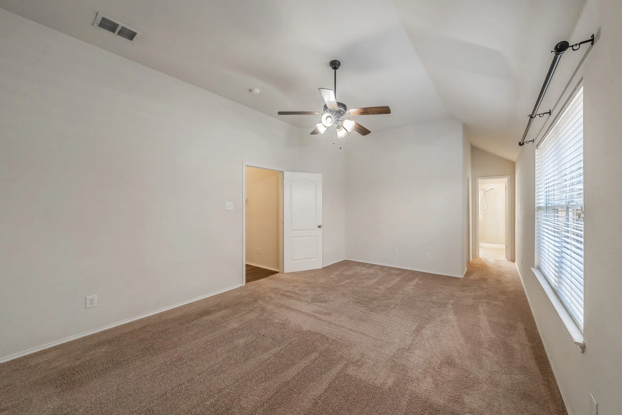 Single Family Residence For Rent in Denton County , 2612 Redcedar Drive, Little Elm, Texas 75068, 3 Bedroom, 2 Bathroom, 2 Garage spaces, 1,703 Sqft, built in 2002, mls#21406026, Real Estate Agent in Little Elm, Homes For Rent in Denton county, Homes For Rent in Little Elm, Realtor in Little Elm Texas, Real Estate Brokerage Independent Realty Texas, Luminita Cordes Realtor
