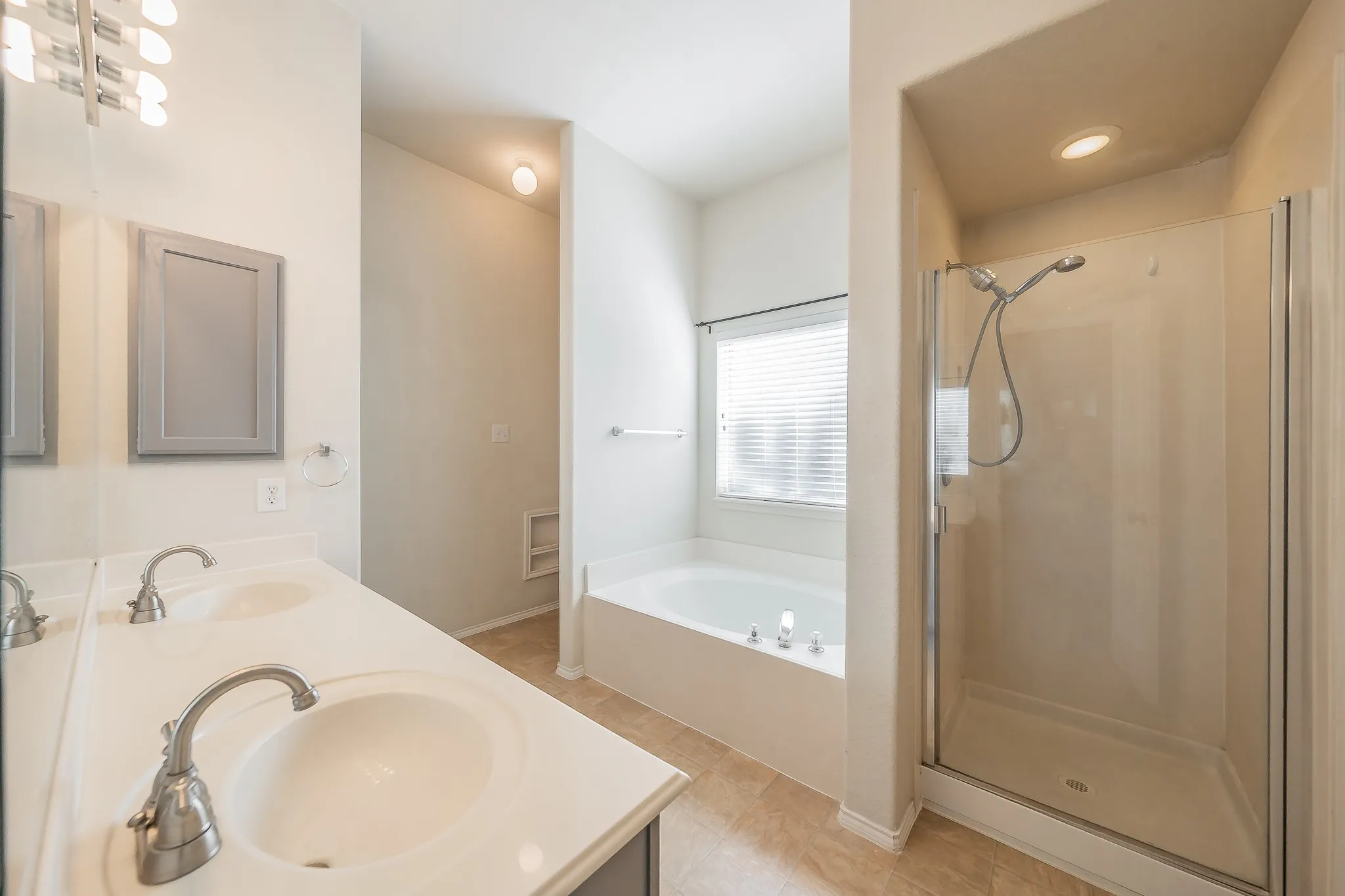 Single Family Residence For Rent in Denton County , 2612 Redcedar Drive, Little Elm, Texas 75068, 3 Bedroom, 2 Bathroom, 2 Garage spaces, 1,703 Sqft, built in 2002, mls#21406026, Real Estate Agent in Little Elm, Homes For Rent in Denton county, Homes For Rent in Little Elm, Realtor in Little Elm Texas, Real Estate Brokerage Independent Realty Texas, Luminita Cordes Realtor
