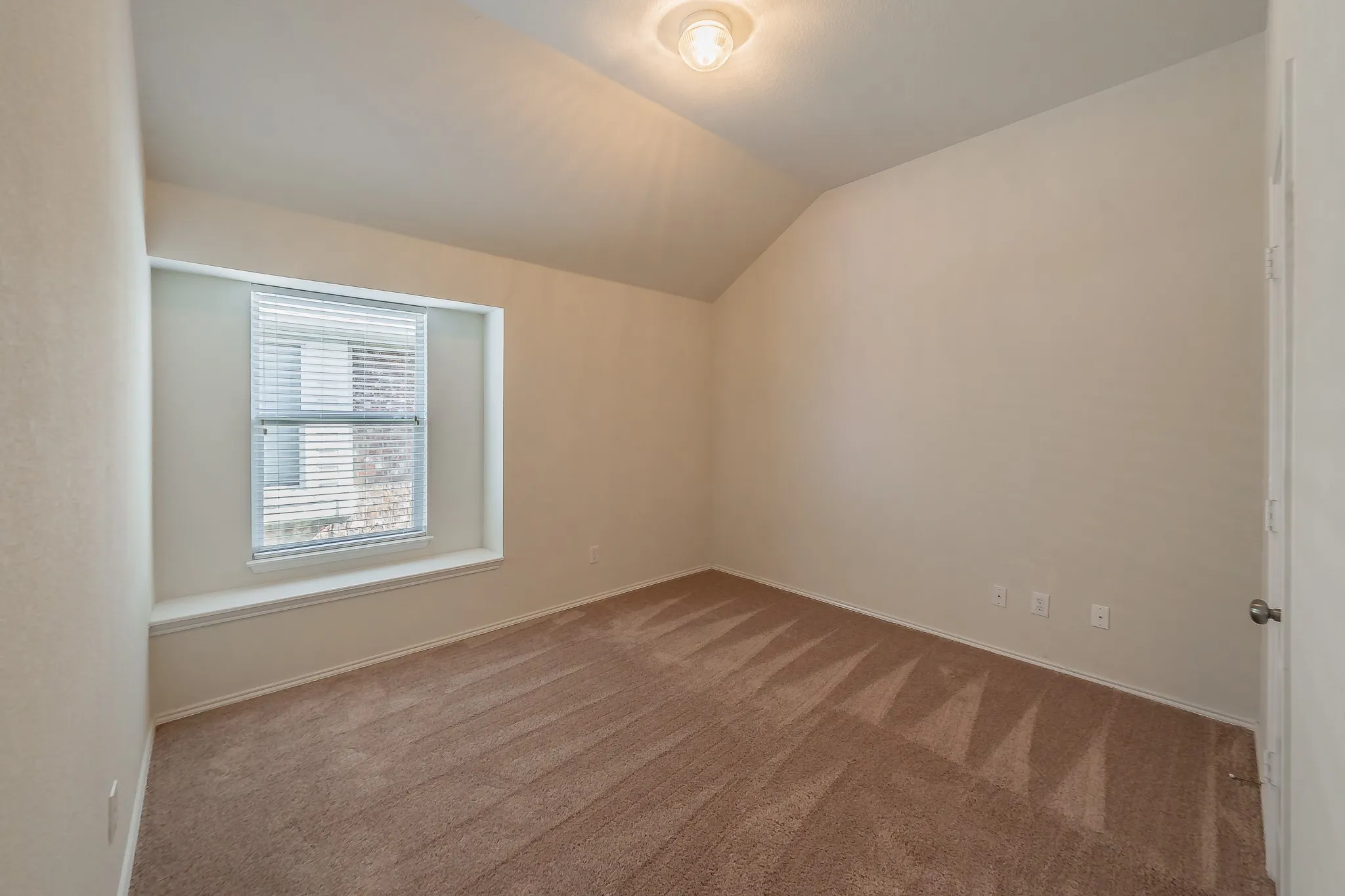 Single Family Residence For Rent in Denton County , 2612 Redcedar Drive, Little Elm, Texas 75068, 3 Bedroom, 2 Bathroom, 2 Garage spaces, 1,703 Sqft, built in 2002, mls#21406026, Real Estate Agent in Little Elm, Homes For Rent in Denton county, Homes For Rent in Little Elm, Realtor in Little Elm Texas, Real Estate Brokerage Independent Realty Texas, Luminita Cordes Realtor