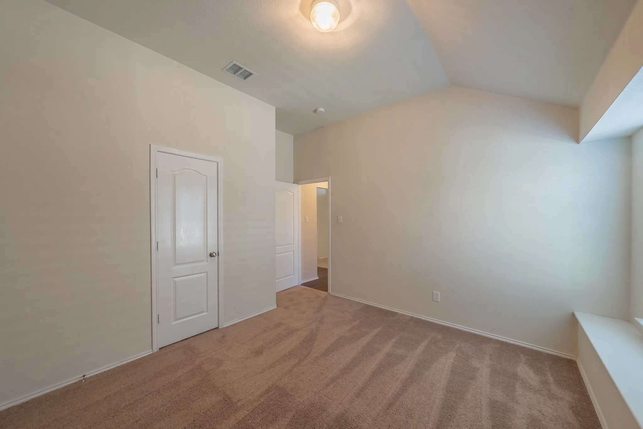 Single Family Residence For Rent in Denton County , 2612 Redcedar Drive, Little Elm, Texas 75068, 3 Bedroom, 2 Bathroom, 2 Garage spaces, 1,703 Sqft, built in 2002, mls#21406026, Real Estate Agent in Little Elm, Homes For Rent in Denton county, Homes For Rent in Little Elm, Realtor in Little Elm Texas, Real Estate Brokerage Independent Realty Texas, Luminita Cordes Realtor