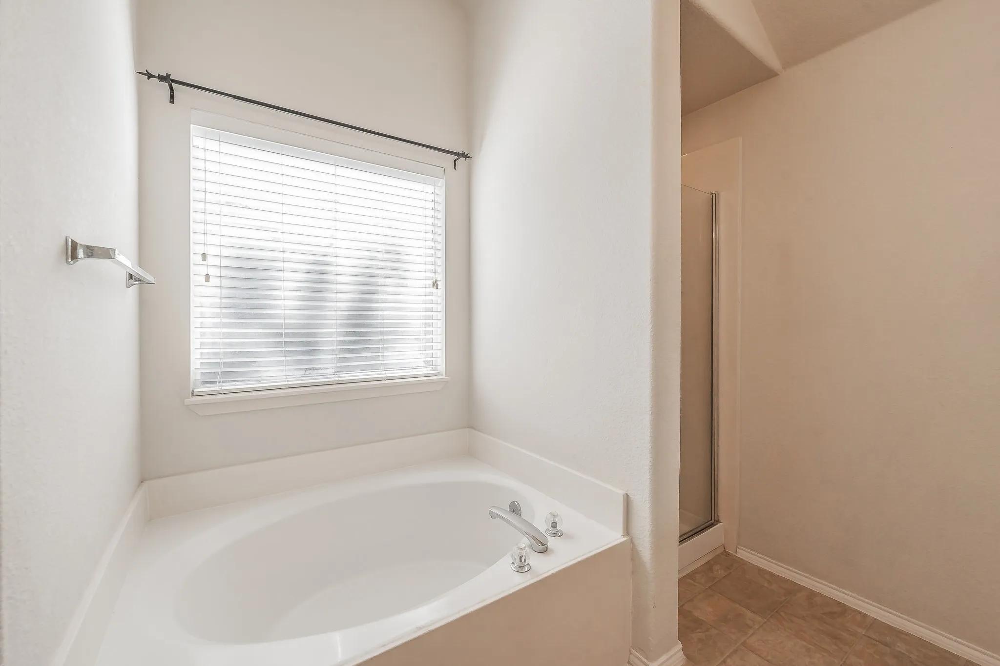 Single Family Residence For Rent in Denton County , 2612 Redcedar Drive, Little Elm, Texas 75068, 3 Bedroom, 2 Bathroom, 2 Garage spaces, 1,703 Sqft, built in 2002, mls#21406026, Real Estate Agent in Little Elm, Homes For Rent in Denton county, Homes For Rent in Little Elm, Realtor in Little Elm Texas, Real Estate Brokerage Independent Realty Texas, Luminita Cordes Realtor