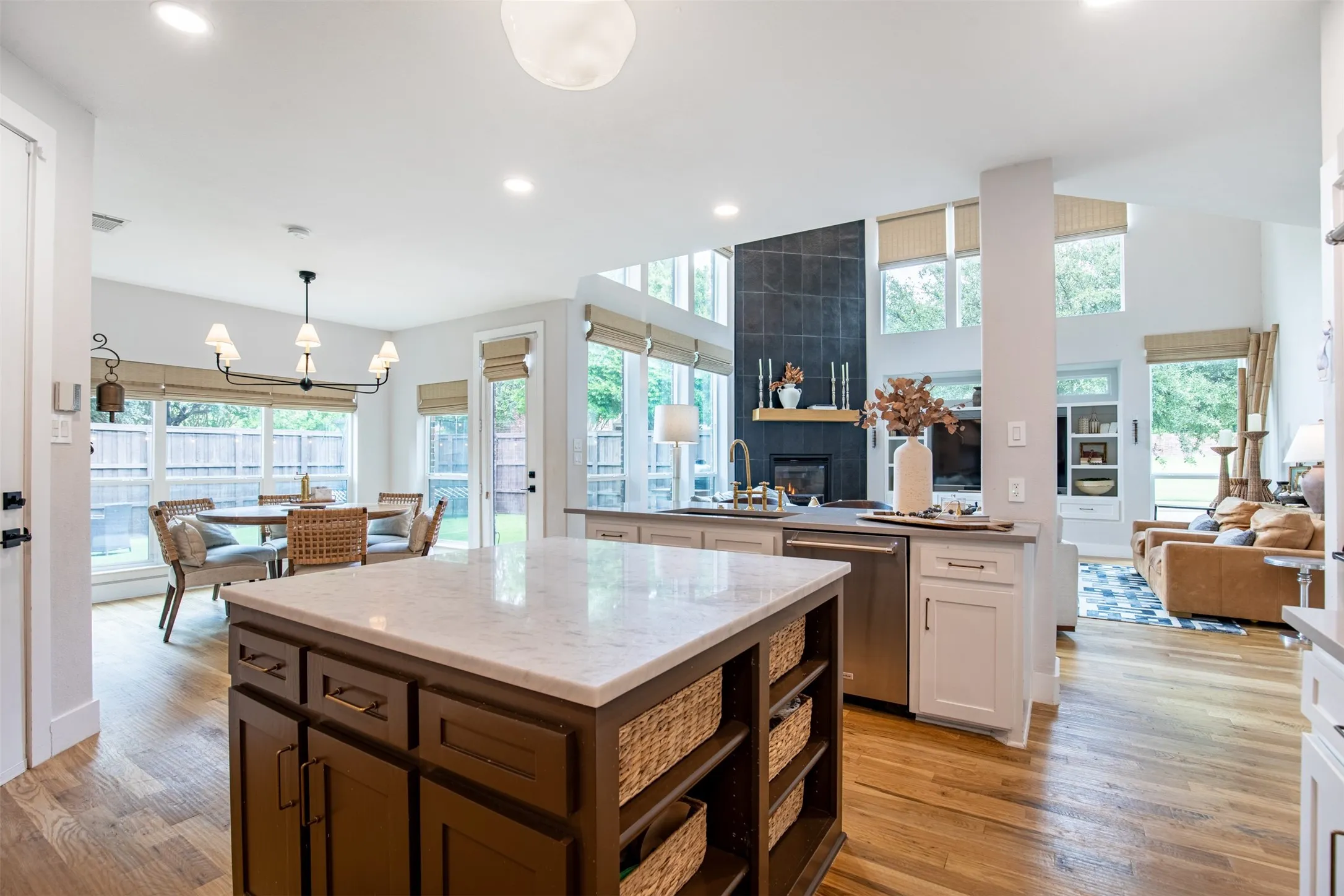Single Family Residence For Sale in Denton County , 5198 Kiowa Drive, Frisco, Texas 75034, 5 Bedroom, 4 Bathroom, 2 Garage spaces, 4,721 Sqft, built in 2003, mls#21405869, Real Estate Agent in Frisco, Homes For Sale in Denton county, Homes For Sale in Frisco, Realtor in Frisco Texas, Real Estate Brokerage Independent Realty Texas, Luminita Cordes Realtor