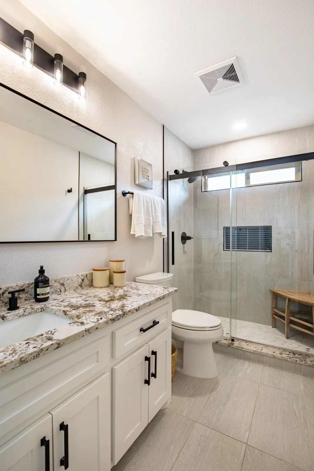 Single Family Residence For Sale in Denton County , 5198 Kiowa Drive, Frisco, Texas 75034, 5 Bedroom, 4 Bathroom, 2 Garage spaces, 4,721 Sqft, built in 2003, mls#21405869, Real Estate Agent in Frisco, Homes For Sale in Denton county, Homes For Sale in Frisco, Realtor in Frisco Texas, Real Estate Brokerage Independent Realty Texas, Luminita Cordes Realtor