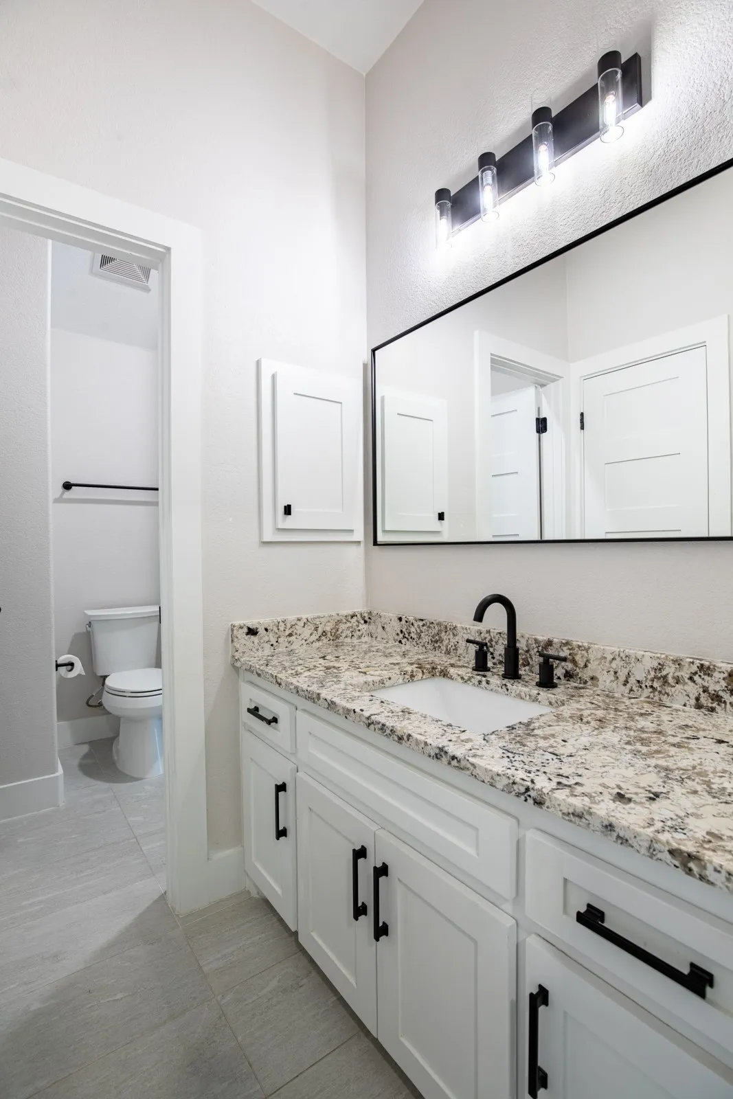 Single Family Residence For Sale in Denton County , 5198 Kiowa Drive, Frisco, Texas 75034, 5 Bedroom, 4 Bathroom, 2 Garage spaces, 4,721 Sqft, built in 2003, mls#21405869, Real Estate Agent in Frisco, Homes For Sale in Denton county, Homes For Sale in Frisco, Realtor in Frisco Texas, Real Estate Brokerage Independent Realty Texas, Luminita Cordes Realtor