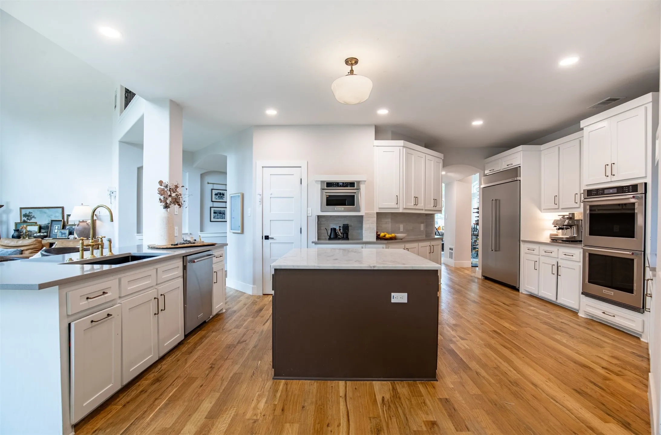 Single Family Residence For Sale in Denton County , 5198 Kiowa Drive, Frisco, Texas 75034, 5 Bedroom, 4 Bathroom, 2 Garage spaces, 4,721 Sqft, built in 2003, mls#21405869, Real Estate Agent in Frisco, Homes For Sale in Denton county, Homes For Sale in Frisco, Realtor in Frisco Texas, Real Estate Brokerage Independent Realty Texas, Luminita Cordes Realtor