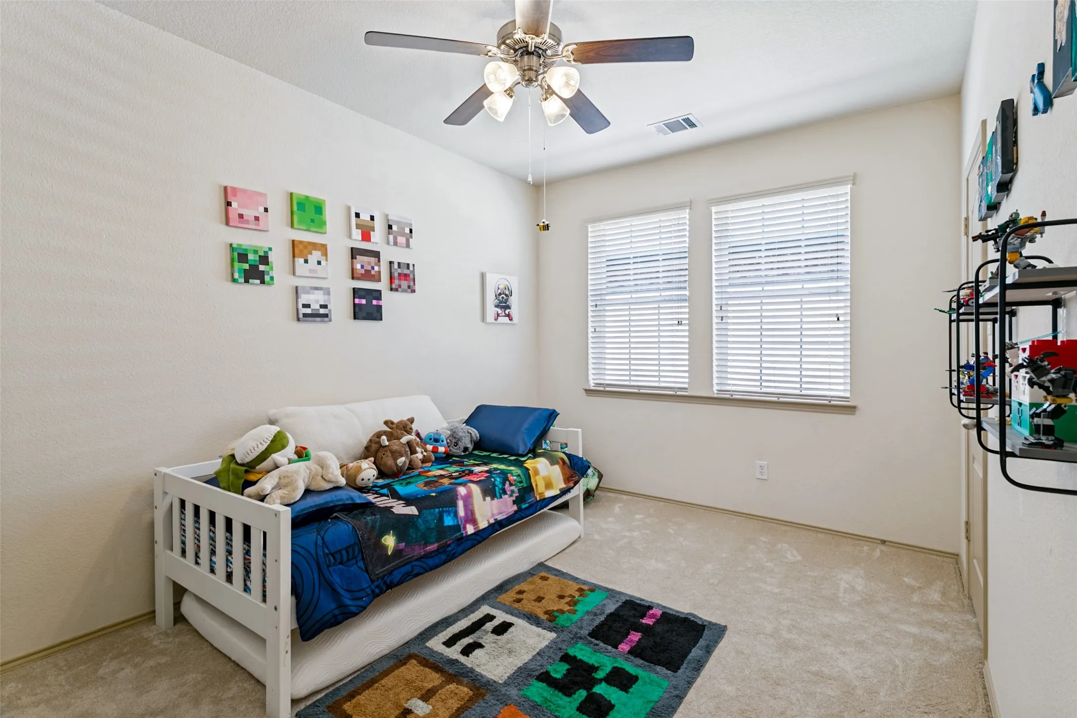 Single Family Residence For Sale in Tarrant County , 218 Buckingham Avenue, Euless, Texas 76040, 3 Bedroom, 3 Bathroom, 2 Garage spaces, 2,322 Sqft, built in 2010, mls#21405958, Real Estate Agent in Euless, Homes For Sale in Tarrant county, Homes For Sale in Euless, Realtor in Euless Texas, Real Estate Brokerage Independent Realty Texas, Luminita Cordes Realtor