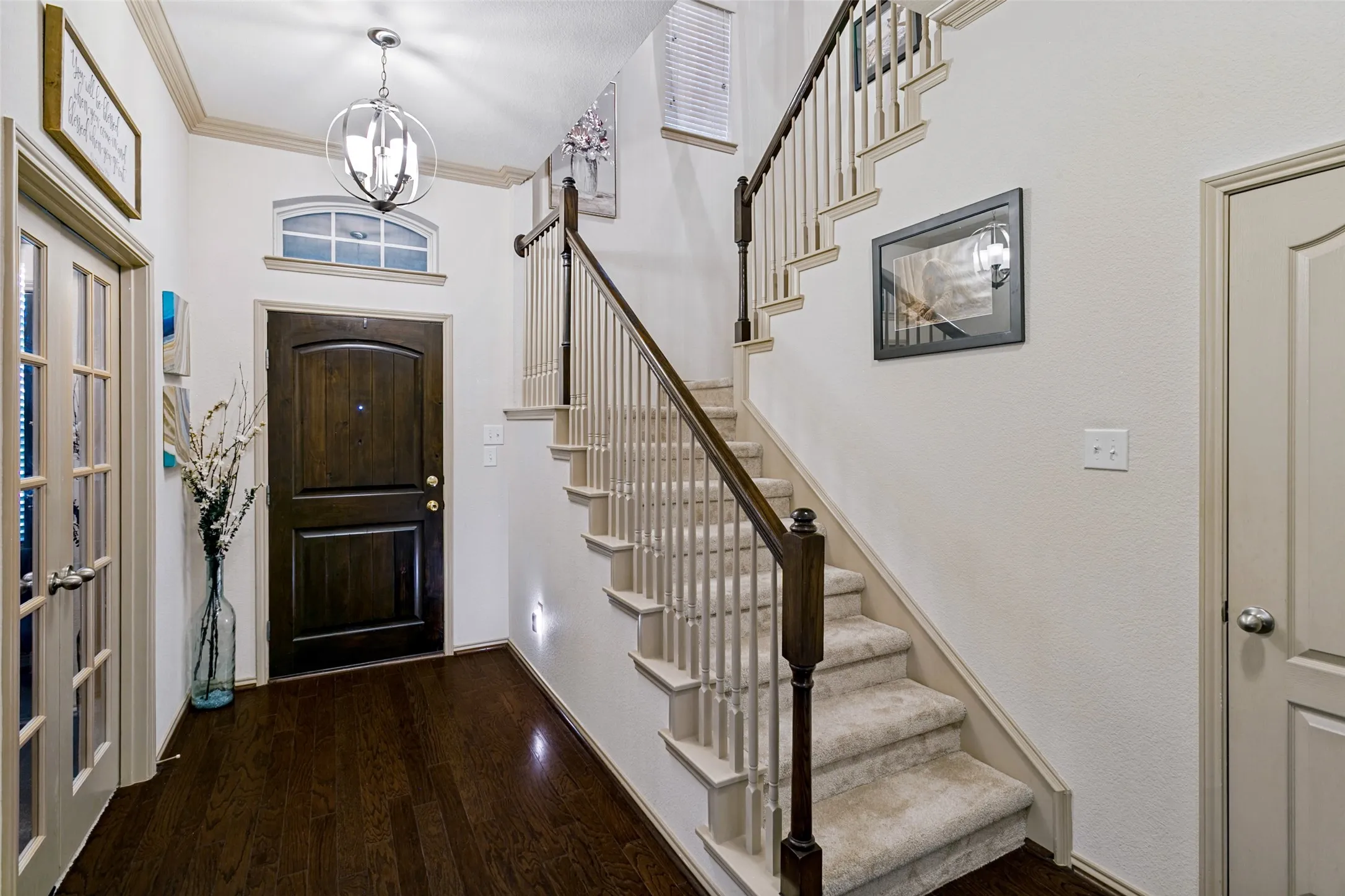 Single Family Residence For Sale in Tarrant County , 218 Buckingham Avenue, Euless, Texas 76040, 3 Bedroom, 3 Bathroom, 2 Garage spaces, 2,322 Sqft, built in 2010, mls#21405958, Real Estate Agent in Euless, Homes For Sale in Tarrant county, Homes For Sale in Euless, Realtor in Euless Texas, Real Estate Brokerage Independent Realty Texas, Luminita Cordes Realtor