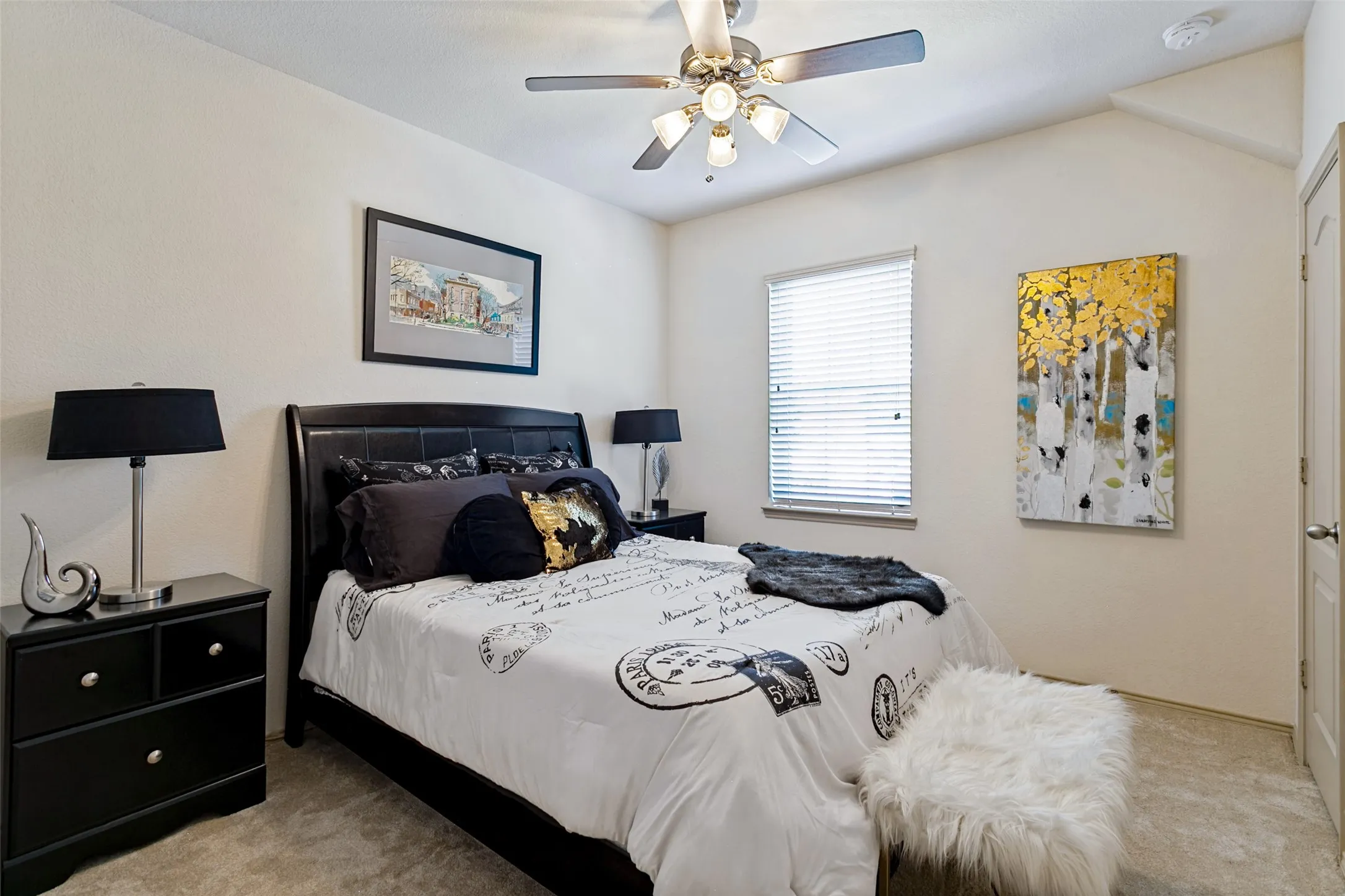 Single Family Residence For Sale in Tarrant County , 218 Buckingham Avenue, Euless, Texas 76040, 3 Bedroom, 3 Bathroom, 2 Garage spaces, 2,322 Sqft, built in 2010, mls#21405958, Real Estate Agent in Euless, Homes For Sale in Tarrant county, Homes For Sale in Euless, Realtor in Euless Texas, Real Estate Brokerage Independent Realty Texas, Luminita Cordes Realtor