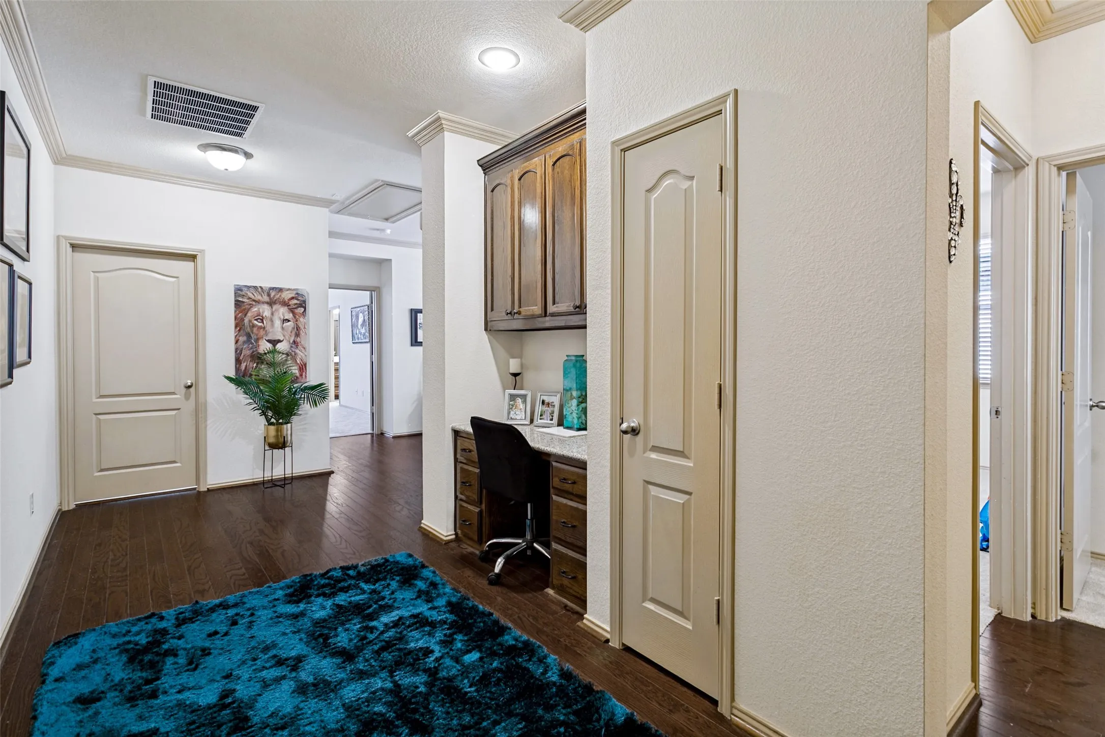 Single Family Residence For Sale in Tarrant County , 218 Buckingham Avenue, Euless, Texas 76040, 3 Bedroom, 3 Bathroom, 2 Garage spaces, 2,322 Sqft, built in 2010, mls#21405958, Real Estate Agent in Euless, Homes For Sale in Tarrant county, Homes For Sale in Euless, Realtor in Euless Texas, Real Estate Brokerage Independent Realty Texas, Luminita Cordes Realtor
