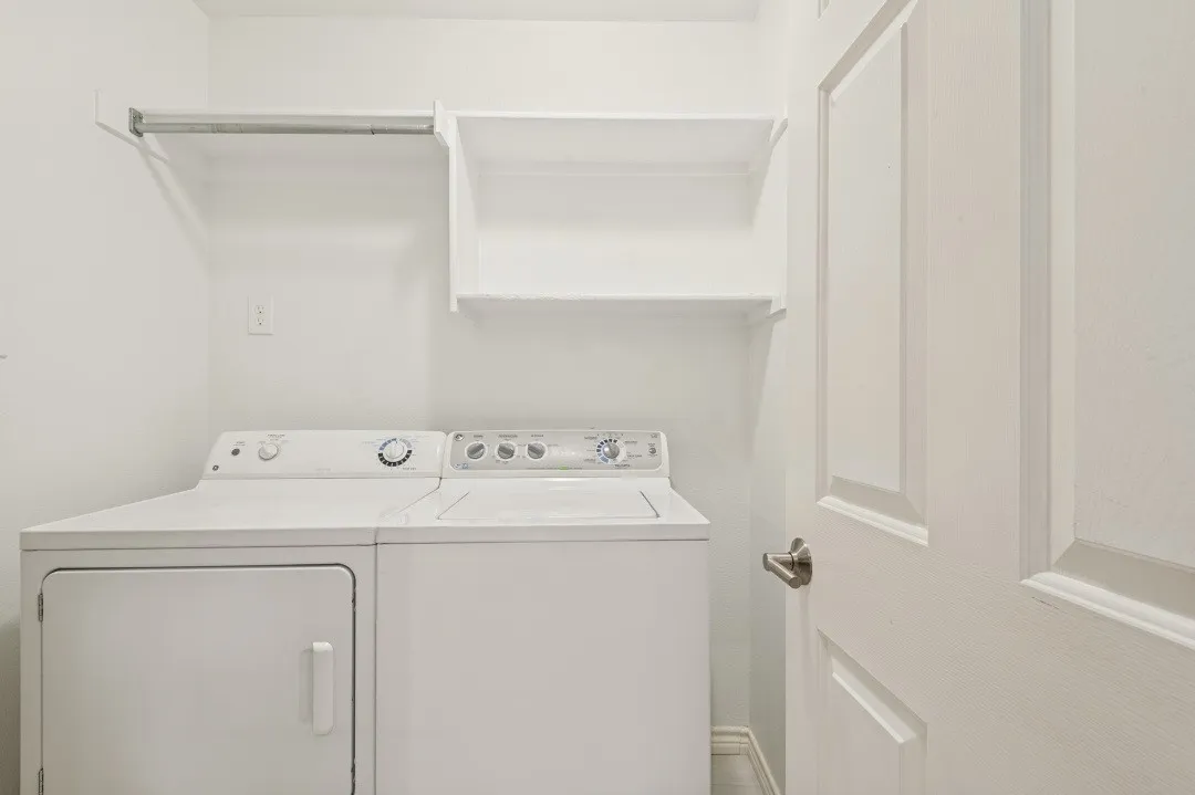 Single Family Residence For Sale in Tarrant County , 2237 Wembley Wood Lane, Bedford, Texas 76022, 3 Bedroom, 2 Bathroom, 2 Garage spaces, 1,381 Sqft, built in 1997, mls#21405698, Real Estate Agent in Bedford, Homes For Sale in Tarrant county, Homes For Sale in Bedford, Realtor in Bedford Texas, Real Estate Brokerage Independent Realty Texas, Luminita Cordes Realtor