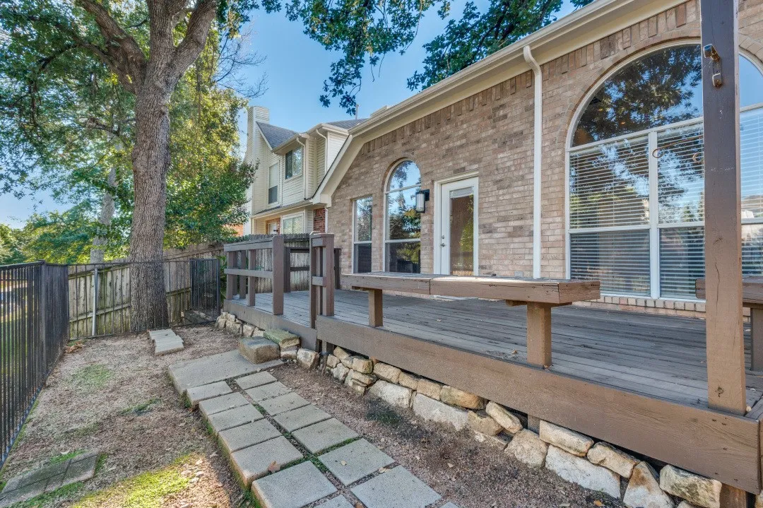 Single Family Residence For Sale in Tarrant County , 2237 Wembley Wood Lane, Bedford, Texas 76022, 3 Bedroom, 2 Bathroom, 2 Garage spaces, 1,381 Sqft, built in 1997, mls#21405698, Real Estate Agent in Bedford, Homes For Sale in Tarrant county, Homes For Sale in Bedford, Realtor in Bedford Texas, Real Estate Brokerage Independent Realty Texas, Luminita Cordes Realtor