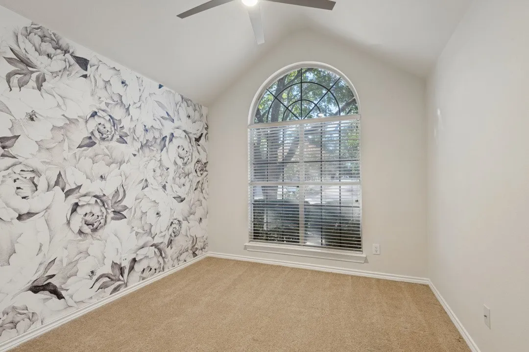 Single Family Residence For Sale in Tarrant County , 2237 Wembley Wood Lane, Bedford, Texas 76022, 3 Bedroom, 2 Bathroom, 2 Garage spaces, 1,381 Sqft, built in 1997, mls#21405698, Real Estate Agent in Bedford, Homes For Sale in Tarrant county, Homes For Sale in Bedford, Realtor in Bedford Texas, Real Estate Brokerage Independent Realty Texas, Luminita Cordes Realtor