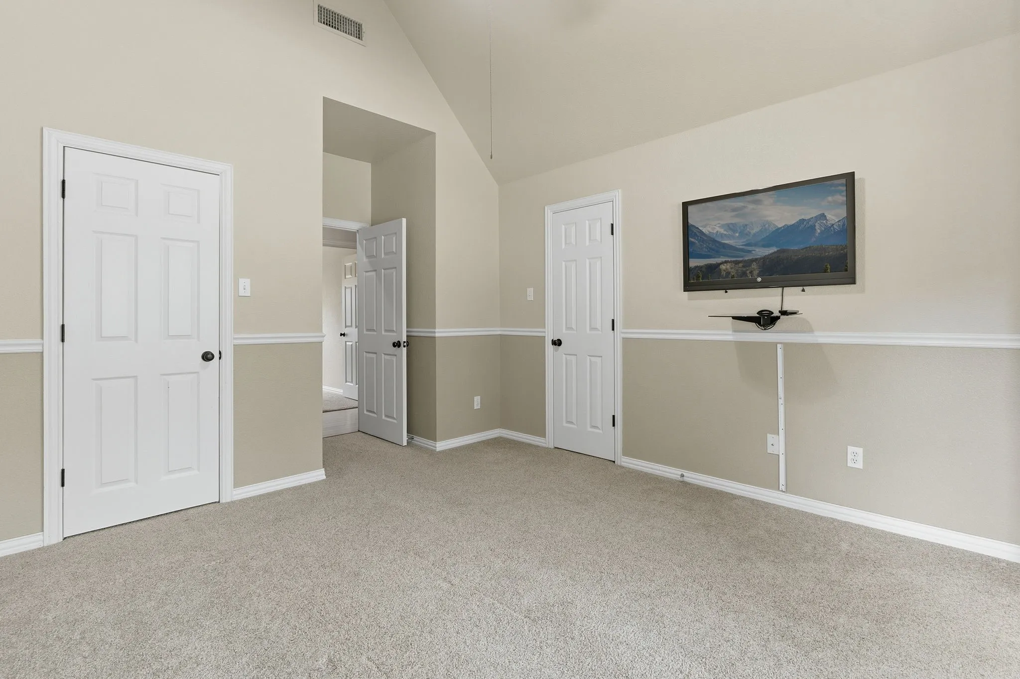 Single Family Residence For Rent in Rockwall County , 6107 Volunteer Place, Rockwall, Texas 75032, 4 Bedroom, 3 Bathroom, 3 Garage spaces, 3,096 Sqft, built in 1995, mls#21405910, Real Estate Agent in Rockwall, Homes For Rent in Rockwall county, Homes For Rent in Rockwall, Realtor in Rockwall Texas, Real Estate Brokerage Independent Realty Texas, Luminita Cordes Realtor