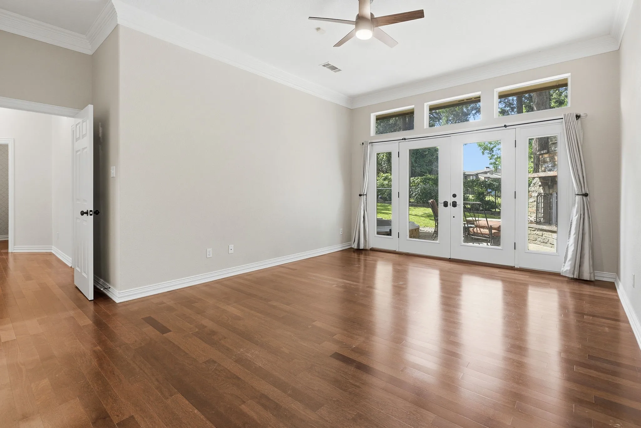Single Family Residence For Rent in Rockwall County , 6107 Volunteer Place, Rockwall, Texas 75032, 4 Bedroom, 3 Bathroom, 3 Garage spaces, 3,096 Sqft, built in 1995, mls#21405910, Real Estate Agent in Rockwall, Homes For Rent in Rockwall county, Homes For Rent in Rockwall, Realtor in Rockwall Texas, Real Estate Brokerage Independent Realty Texas, Luminita Cordes Realtor