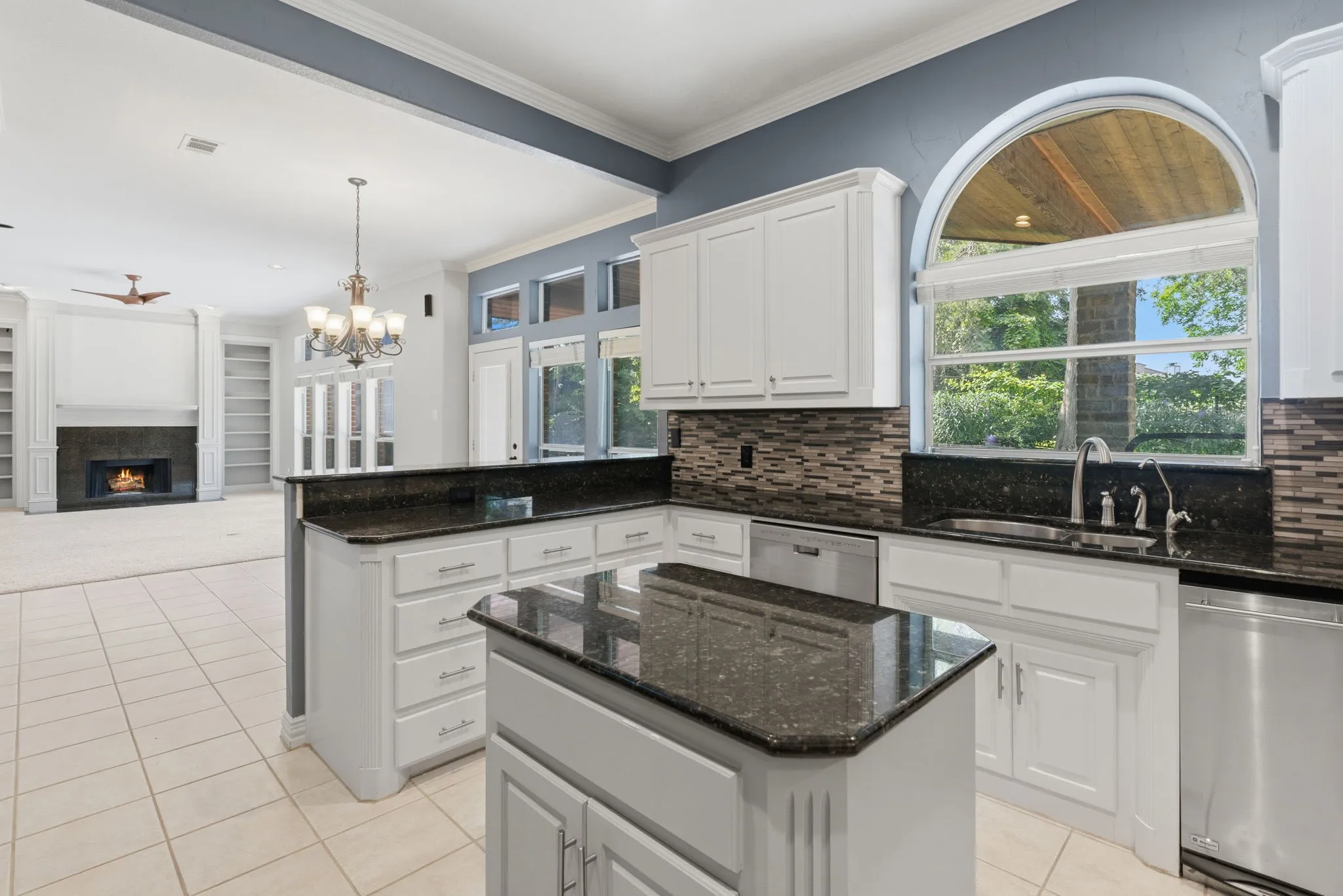 Single Family Residence For Rent in Rockwall County , 6107 Volunteer Place, Rockwall, Texas 75032, 4 Bedroom, 3 Bathroom, 3 Garage spaces, 3,096 Sqft, built in 1995, mls#21405910, Real Estate Agent in Rockwall, Homes For Rent in Rockwall county, Homes For Rent in Rockwall, Realtor in Rockwall Texas, Real Estate Brokerage Independent Realty Texas, Luminita Cordes Realtor