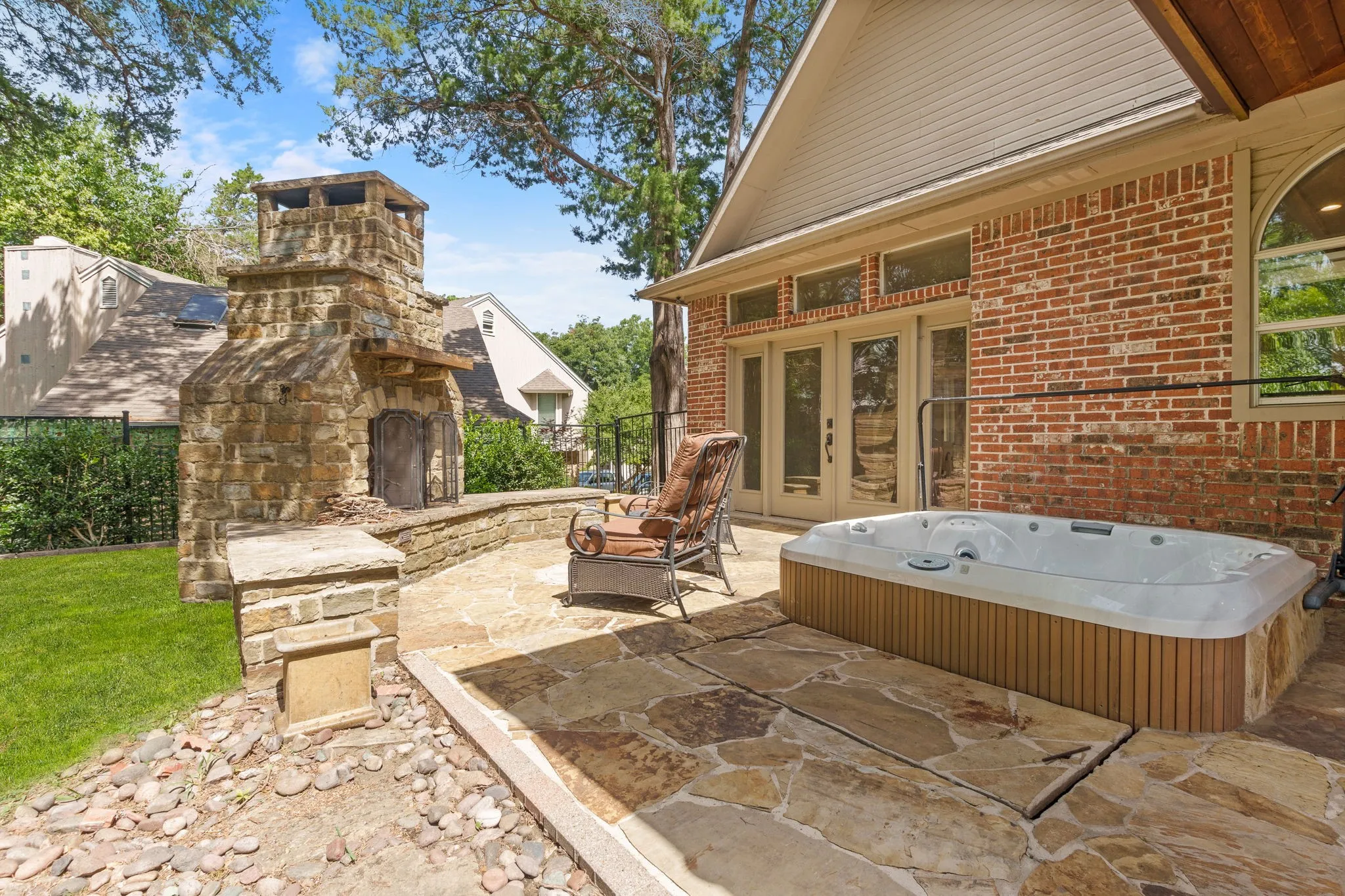 Single Family Residence For Rent in Rockwall County , 6107 Volunteer Place, Rockwall, Texas 75032, 4 Bedroom, 3 Bathroom, 3 Garage spaces, 3,096 Sqft, built in 1995, mls#21405910, Real Estate Agent in Rockwall, Homes For Rent in Rockwall county, Homes For Rent in Rockwall, Realtor in Rockwall Texas, Real Estate Brokerage Independent Realty Texas, Luminita Cordes Realtor