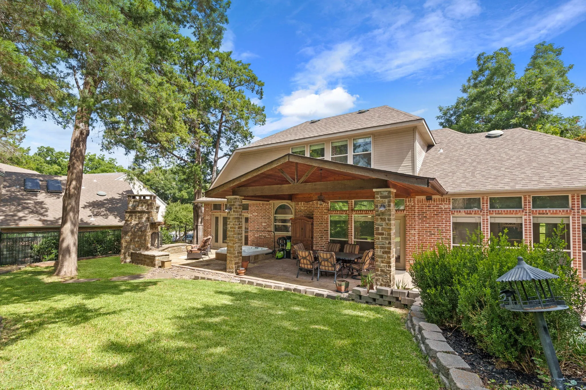 Single Family Residence For Rent in Rockwall County , 6107 Volunteer Place, Rockwall, Texas 75032, 4 Bedroom, 3 Bathroom, 3 Garage spaces, 3,096 Sqft, built in 1995, mls#21405910, Real Estate Agent in Rockwall, Homes For Rent in Rockwall county, Homes For Rent in Rockwall, Realtor in Rockwall Texas, Real Estate Brokerage Independent Realty Texas, Luminita Cordes Realtor