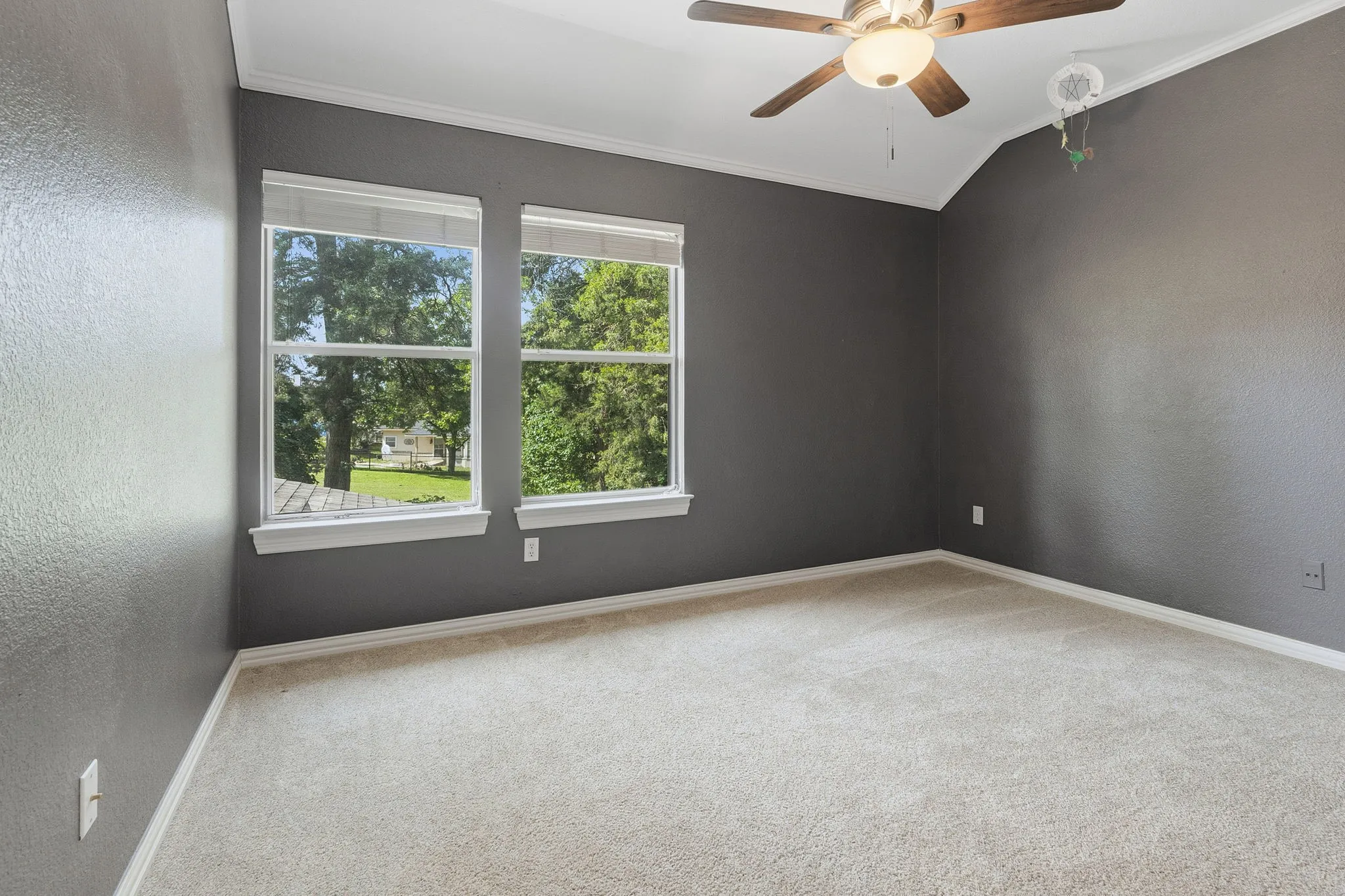 Single Family Residence For Rent in Rockwall County , 6107 Volunteer Place, Rockwall, Texas 75032, 4 Bedroom, 3 Bathroom, 3 Garage spaces, 3,096 Sqft, built in 1995, mls#21405910, Real Estate Agent in Rockwall, Homes For Rent in Rockwall county, Homes For Rent in Rockwall, Realtor in Rockwall Texas, Real Estate Brokerage Independent Realty Texas, Luminita Cordes Realtor