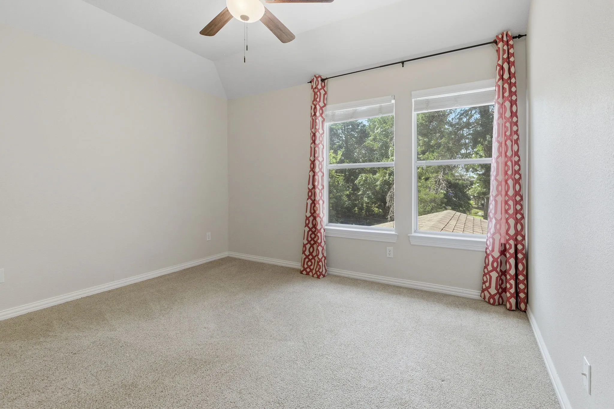 Single Family Residence For Rent in Rockwall County , 6107 Volunteer Place, Rockwall, Texas 75032, 4 Bedroom, 3 Bathroom, 3 Garage spaces, 3,096 Sqft, built in 1995, mls#21405910, Real Estate Agent in Rockwall, Homes For Rent in Rockwall county, Homes For Rent in Rockwall, Realtor in Rockwall Texas, Real Estate Brokerage Independent Realty Texas, Luminita Cordes Realtor