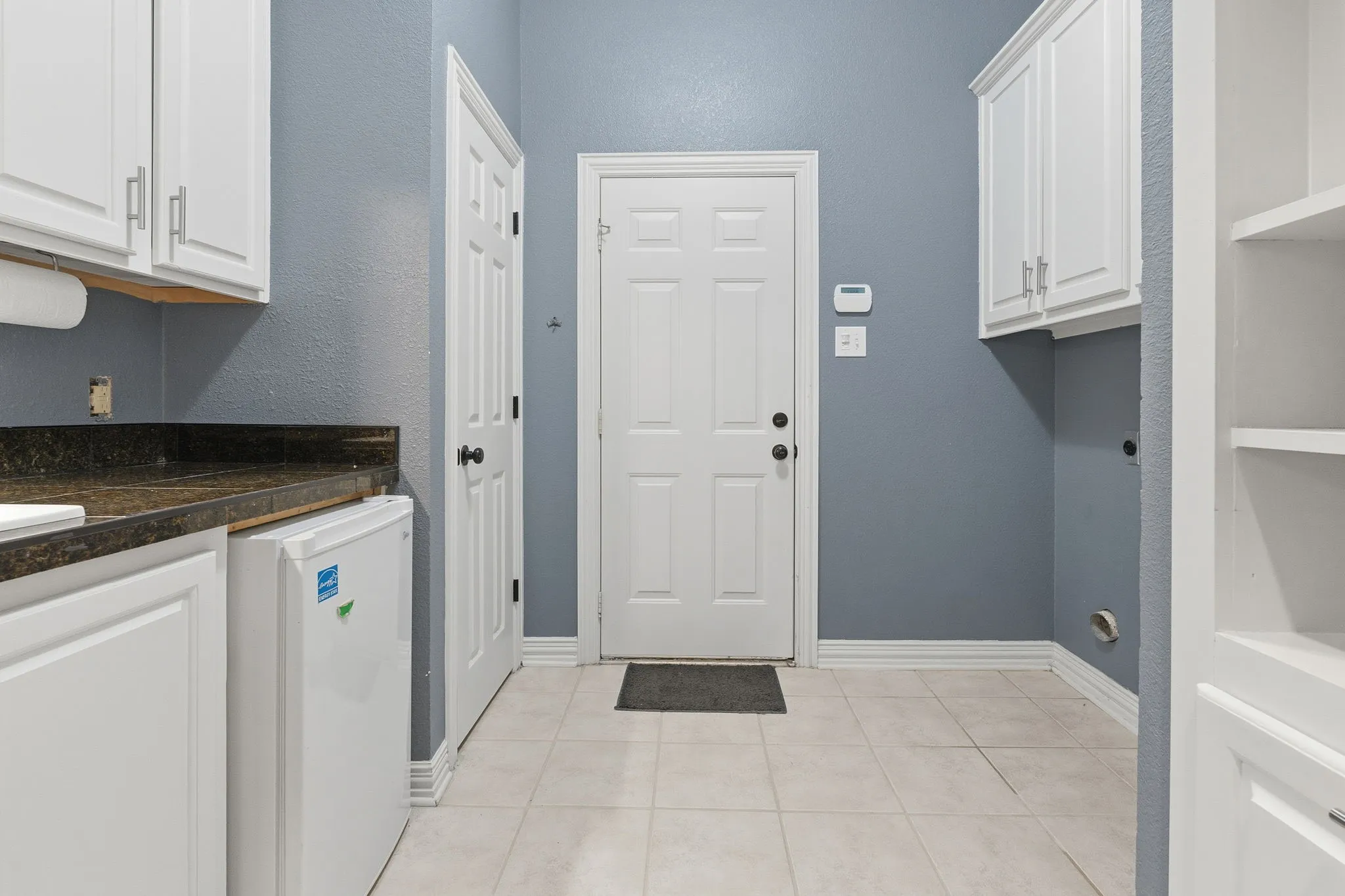 Single Family Residence For Rent in Rockwall County , 6107 Volunteer Place, Rockwall, Texas 75032, 4 Bedroom, 3 Bathroom, 3 Garage spaces, 3,096 Sqft, built in 1995, mls#21405910, Real Estate Agent in Rockwall, Homes For Rent in Rockwall county, Homes For Rent in Rockwall, Realtor in Rockwall Texas, Real Estate Brokerage Independent Realty Texas, Luminita Cordes Realtor