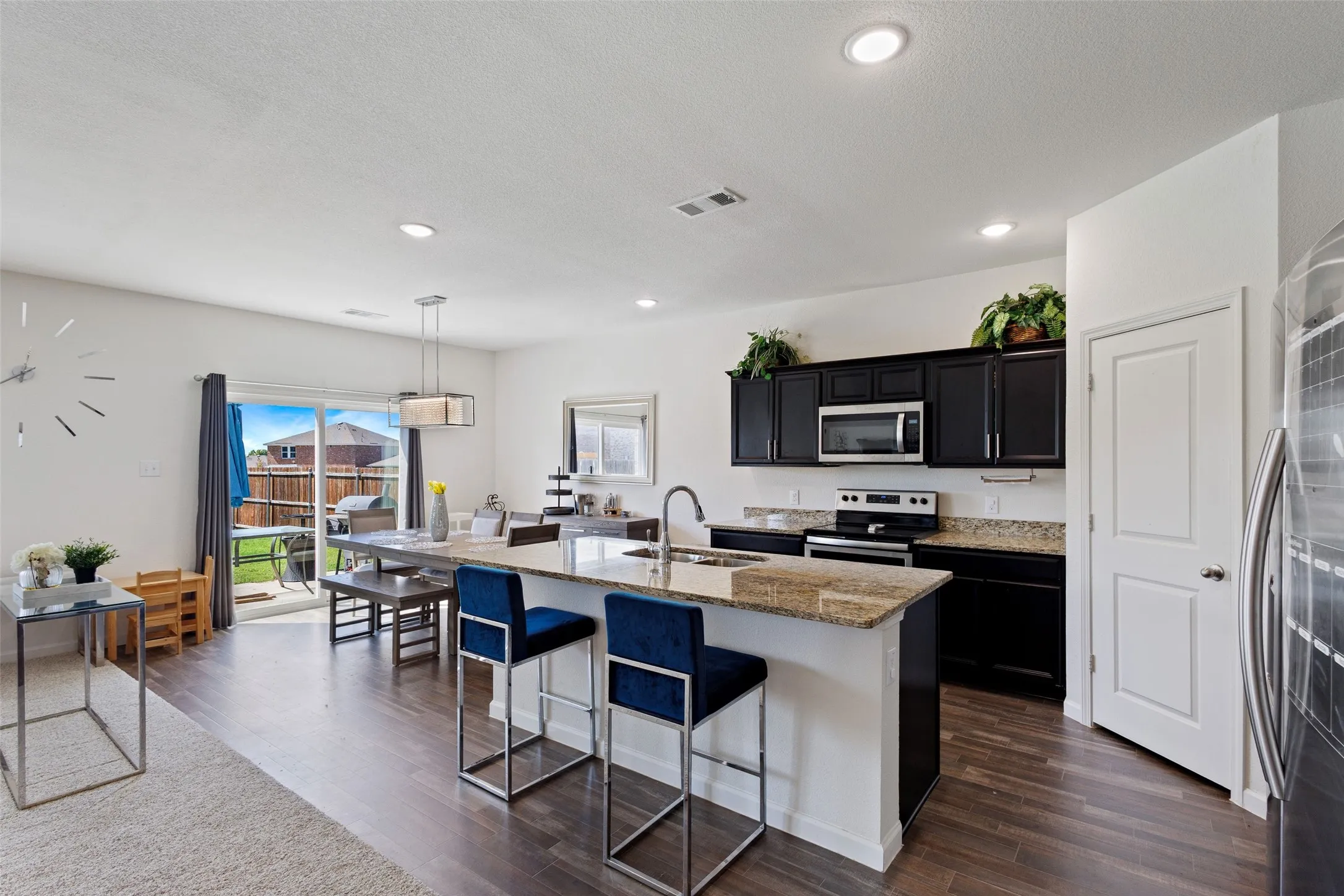 Single Family Residence For Sale in Ellis County , 420 Gypsum Lane, Glenn Heights, Texas 75154, 4 Bedroom, 3 Bathroom, 2 Garage spaces, 2,401 Sqft, built in 2019, mls#21405830, Real Estate Agent in Glenn Heights, Homes For Sale in Ellis county, Homes For Sale in Glenn Heights, Realtor in Glenn Heights Texas, Real Estate Brokerage Independent Realty Texas, Luminita Cordes Realtor