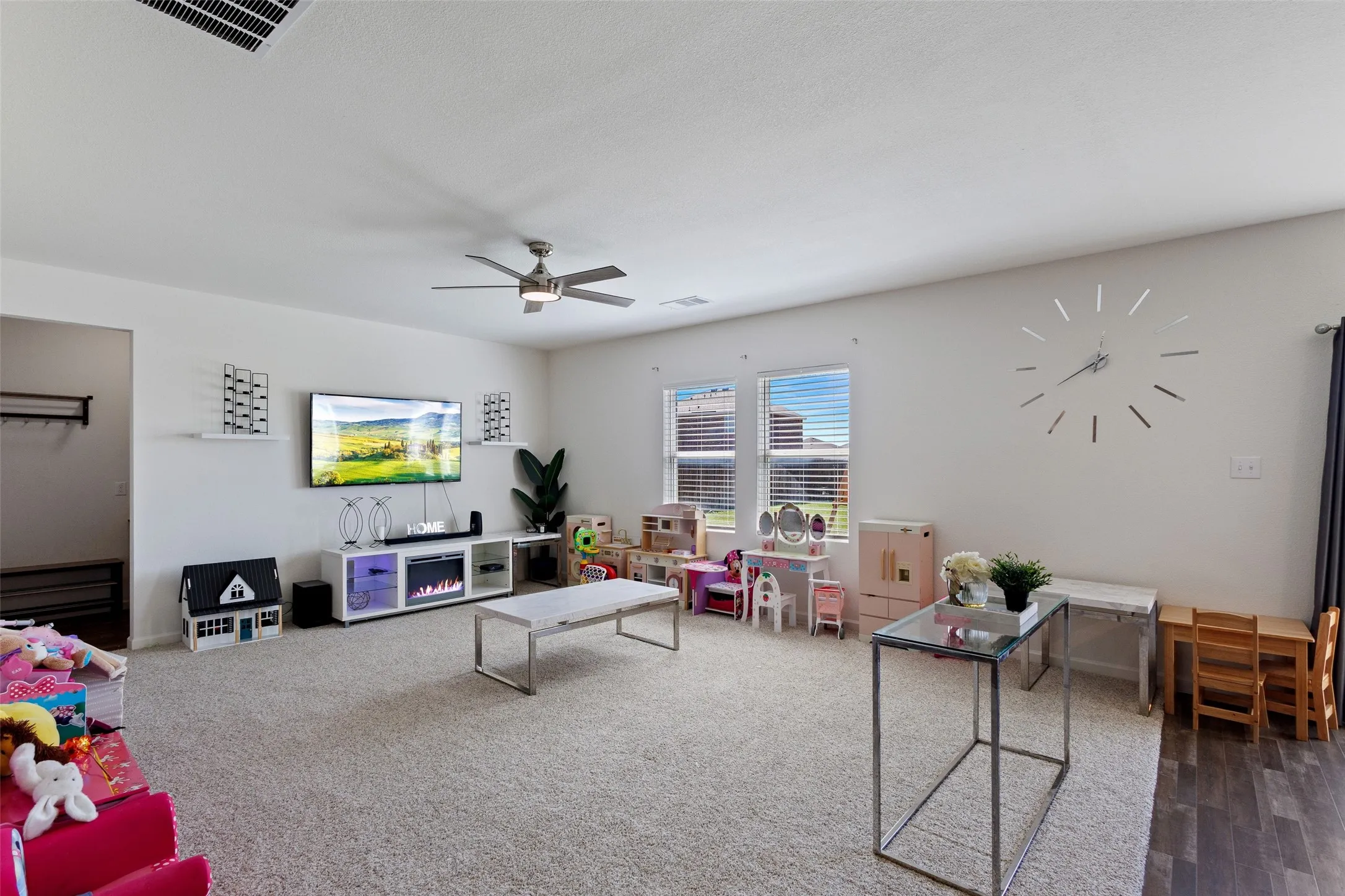 Single Family Residence For Sale in Ellis County , 420 Gypsum Lane, Glenn Heights, Texas 75154, 4 Bedroom, 3 Bathroom, 2 Garage spaces, 2,401 Sqft, built in 2019, mls#21405830, Real Estate Agent in Glenn Heights, Homes For Sale in Ellis county, Homes For Sale in Glenn Heights, Realtor in Glenn Heights Texas, Real Estate Brokerage Independent Realty Texas, Luminita Cordes Realtor