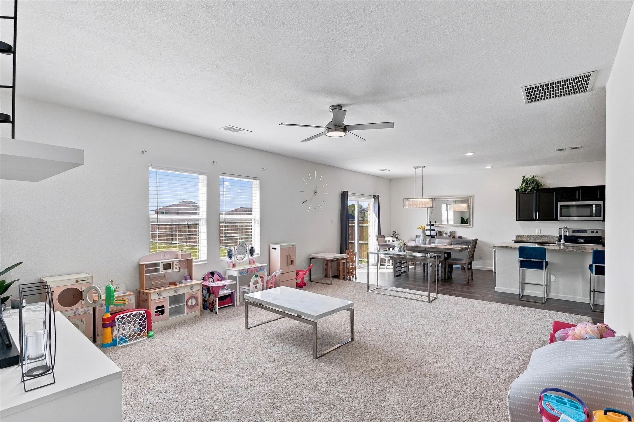 Single Family Residence For Sale in Ellis County , 420 Gypsum Lane, Glenn Heights, Texas 75154, 4 Bedroom, 3 Bathroom, 2 Garage spaces, 2,401 Sqft, built in 2019, mls#21405830, Real Estate Agent in Glenn Heights, Homes For Sale in Ellis county, Homes For Sale in Glenn Heights, Realtor in Glenn Heights Texas, Real Estate Brokerage Independent Realty Texas, Luminita Cordes Realtor