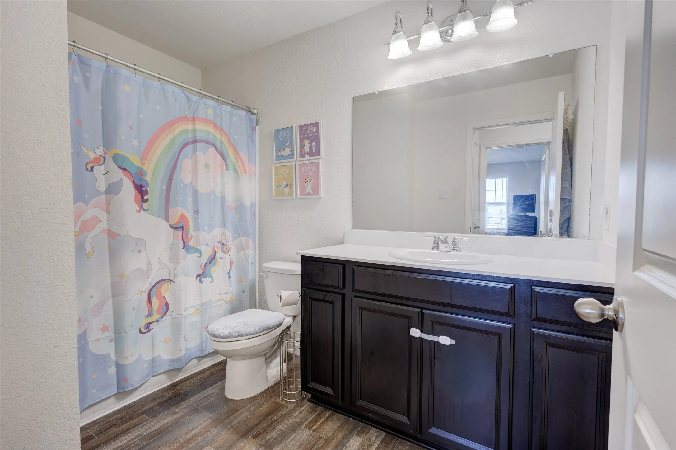 Single Family Residence For Sale in Ellis County , 420 Gypsum Lane, Glenn Heights, Texas 75154, 4 Bedroom, 3 Bathroom, 2 Garage spaces, 2,401 Sqft, built in 2019, mls#21405830, Real Estate Agent in Glenn Heights, Homes For Sale in Ellis county, Homes For Sale in Glenn Heights, Realtor in Glenn Heights Texas, Real Estate Brokerage Independent Realty Texas, Luminita Cordes Realtor