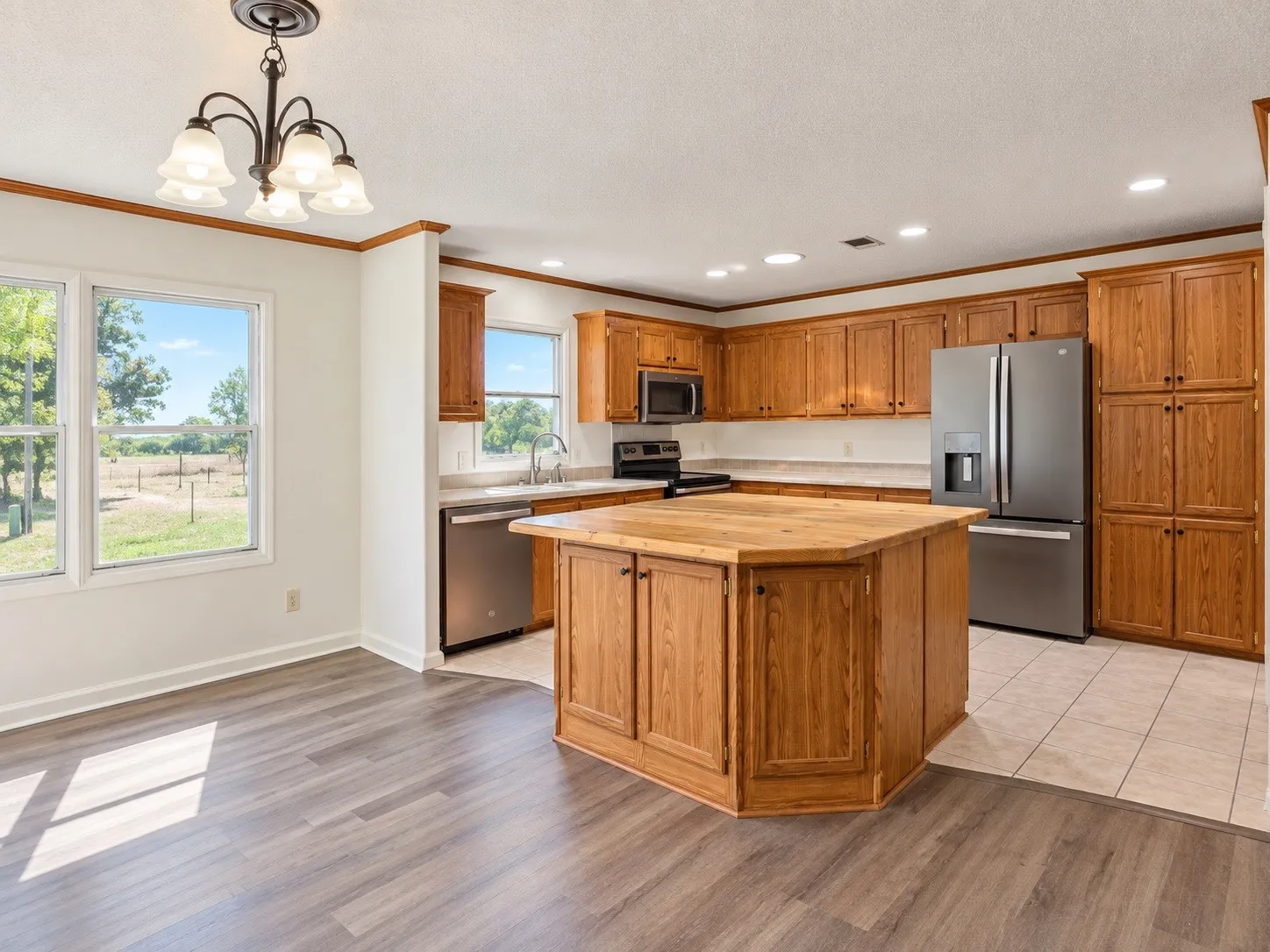 Mobile Home For Sale in Hill County , 331 Hcr 2207, Aquilla, Texas 76622, 3 Bedroom, 2 Bathroom, Garage spaces, 2,112 Sqft, built in 1999, mls#21404802, Real Estate Agent in Aquilla, Homes For Sale in Hill county, Homes For Sale in Aquilla, Realtor in Aquilla Texas, Real Estate Brokerage Independent Realty Texas, Luminita Cordes Realtor