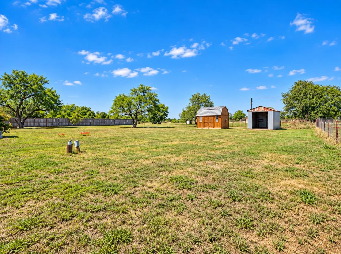 Mobile Home For Sale in Hill County , 331 Hcr 2207, Aquilla, Texas 76622, 3 Bedroom, 2 Bathroom, Garage spaces, 2,112 Sqft, built in 1999, mls#21404802, Real Estate Agent in Aquilla, Homes For Sale in Hill county, Homes For Sale in Aquilla, Realtor in Aquilla Texas, Real Estate Brokerage Independent Realty Texas, Luminita Cordes Realtor