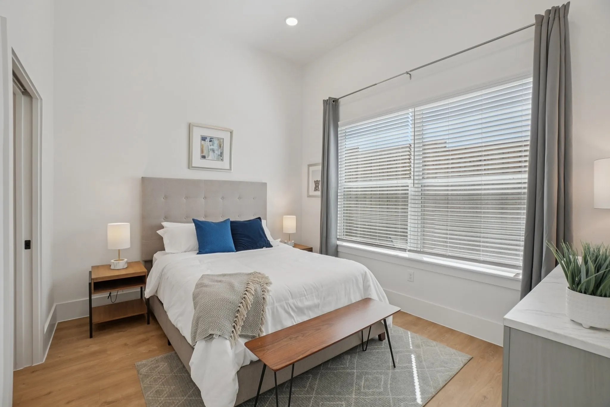 Apartment For Rent in Dallas County , 6418 Maple Avenue 308, Dallas, Texas 75235, 1 Bedroom, 1 Bathroom, Garage spaces, 641 Sqft, built in 2023, mls#21406073, Real Estate Agent in Dallas, Homes For Rent in Dallas county, Homes For Rent in Dallas, Realtor in Dallas Texas, Real Estate Brokerage Independent Realty Texas, Luminita Cordes Realtor