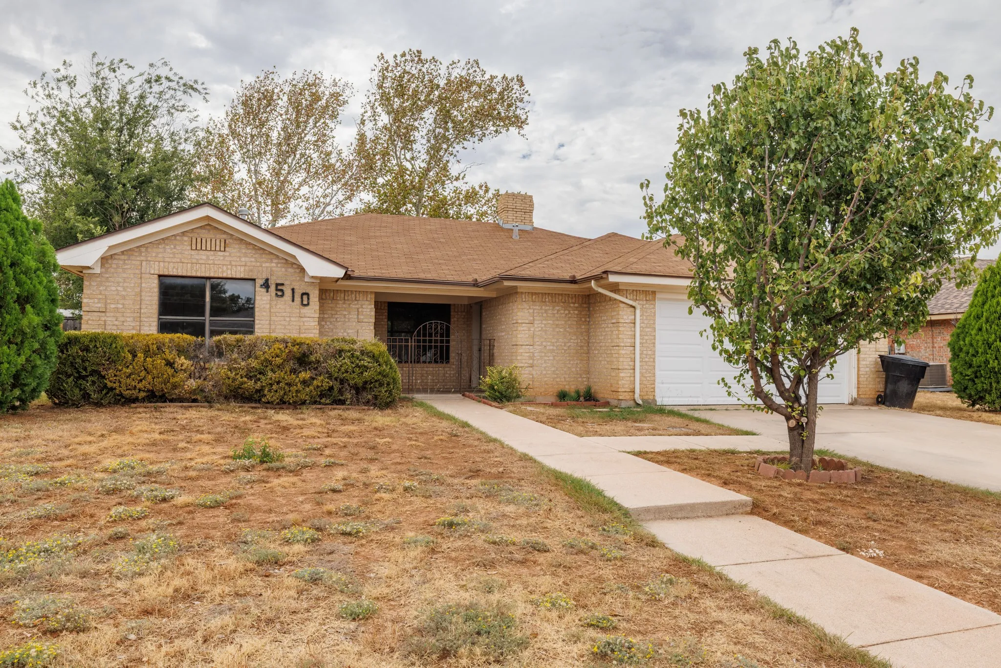 Single Family Residence For Rent in Taylor County , 4510 Pamela Drive, Abilene, Texas 79606, 3 Bedroom, 2 Bathroom, 2 Garage spaces, 1,996 Sqft, built in 1985, mls#21405872, Real Estate Agent in Abilene, Homes For Rent in Taylor county, Homes For Rent in Abilene, Realtor in Abilene Texas, Real Estate Brokerage Independent Realty Texas, Luminita Cordes Realtor