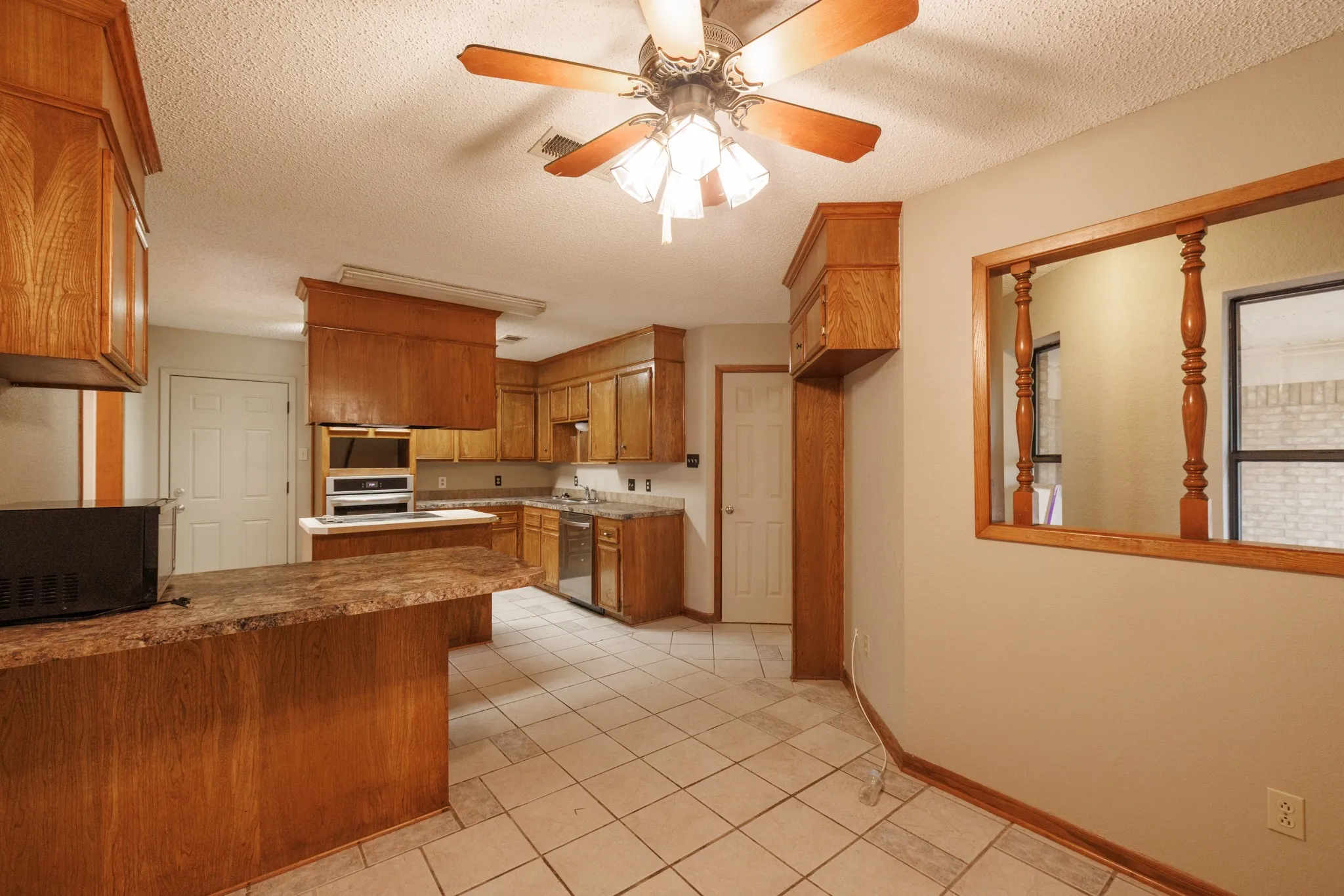 Single Family Residence For Rent in Taylor County , 4510 Pamela Drive, Abilene, Texas 79606, 3 Bedroom, 2 Bathroom, 2 Garage spaces, 1,996 Sqft, built in 1985, mls#21405872, Real Estate Agent in Abilene, Homes For Rent in Taylor county, Homes For Rent in Abilene, Realtor in Abilene Texas, Real Estate Brokerage Independent Realty Texas, Luminita Cordes Realtor