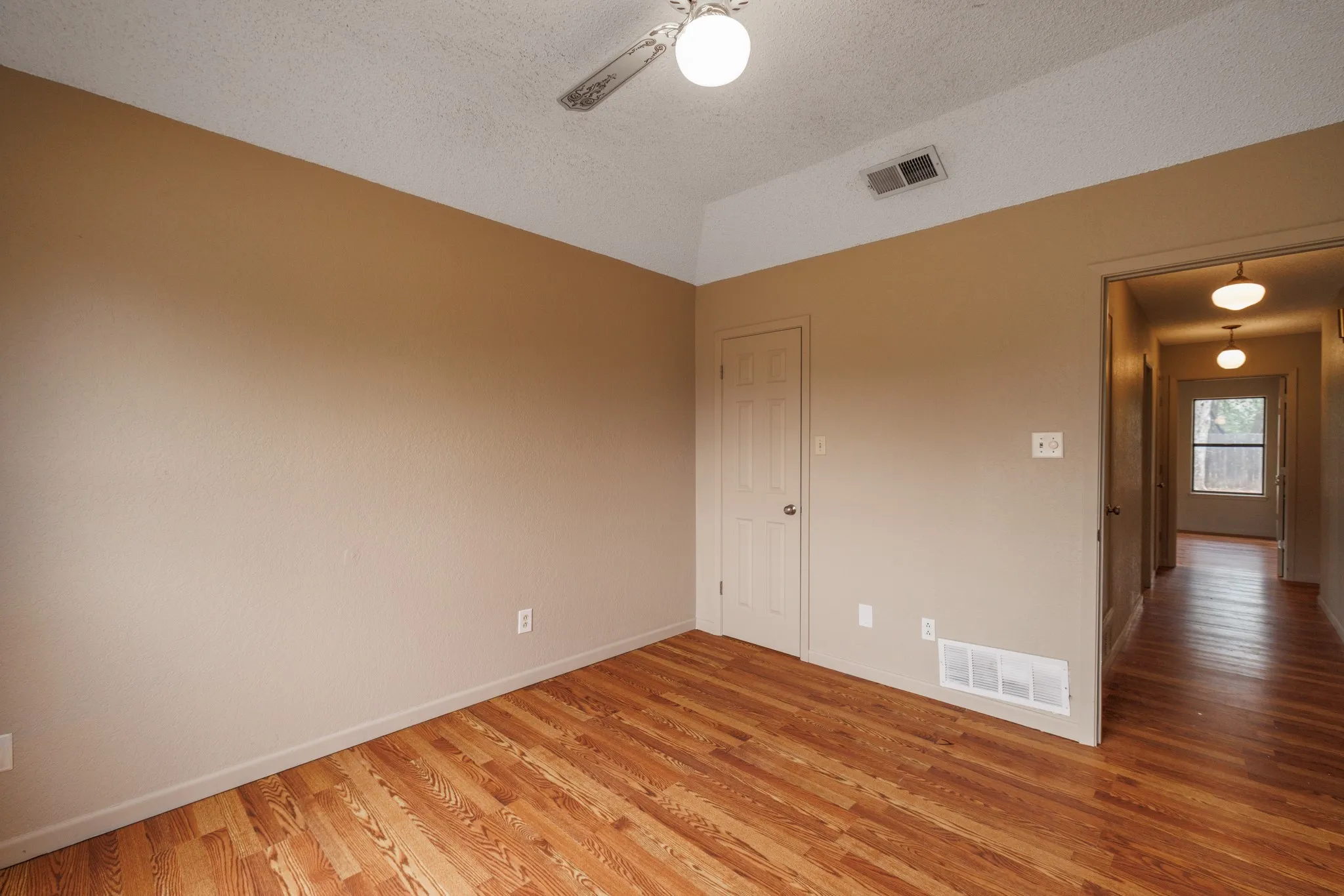 Single Family Residence For Rent in Taylor County , 4510 Pamela Drive, Abilene, Texas 79606, 3 Bedroom, 2 Bathroom, 2 Garage spaces, 1,996 Sqft, built in 1985, mls#21405872, Real Estate Agent in Abilene, Homes For Rent in Taylor county, Homes For Rent in Abilene, Realtor in Abilene Texas, Real Estate Brokerage Independent Realty Texas, Luminita Cordes Realtor