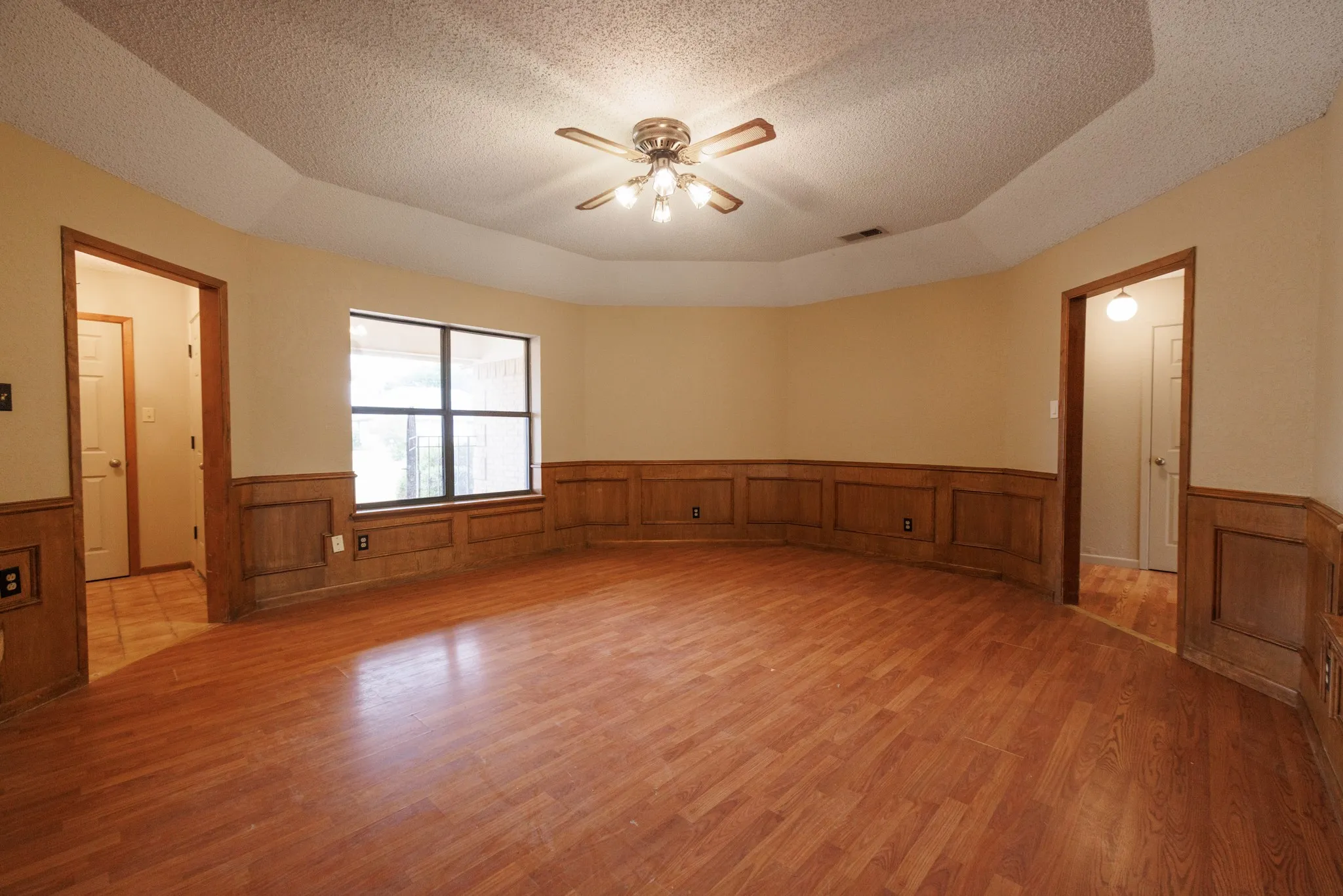Single Family Residence For Rent in Taylor County , 4510 Pamela Drive, Abilene, Texas 79606, 3 Bedroom, 2 Bathroom, 2 Garage spaces, 1,996 Sqft, built in 1985, mls#21405872, Real Estate Agent in Abilene, Homes For Rent in Taylor county, Homes For Rent in Abilene, Realtor in Abilene Texas, Real Estate Brokerage Independent Realty Texas, Luminita Cordes Realtor