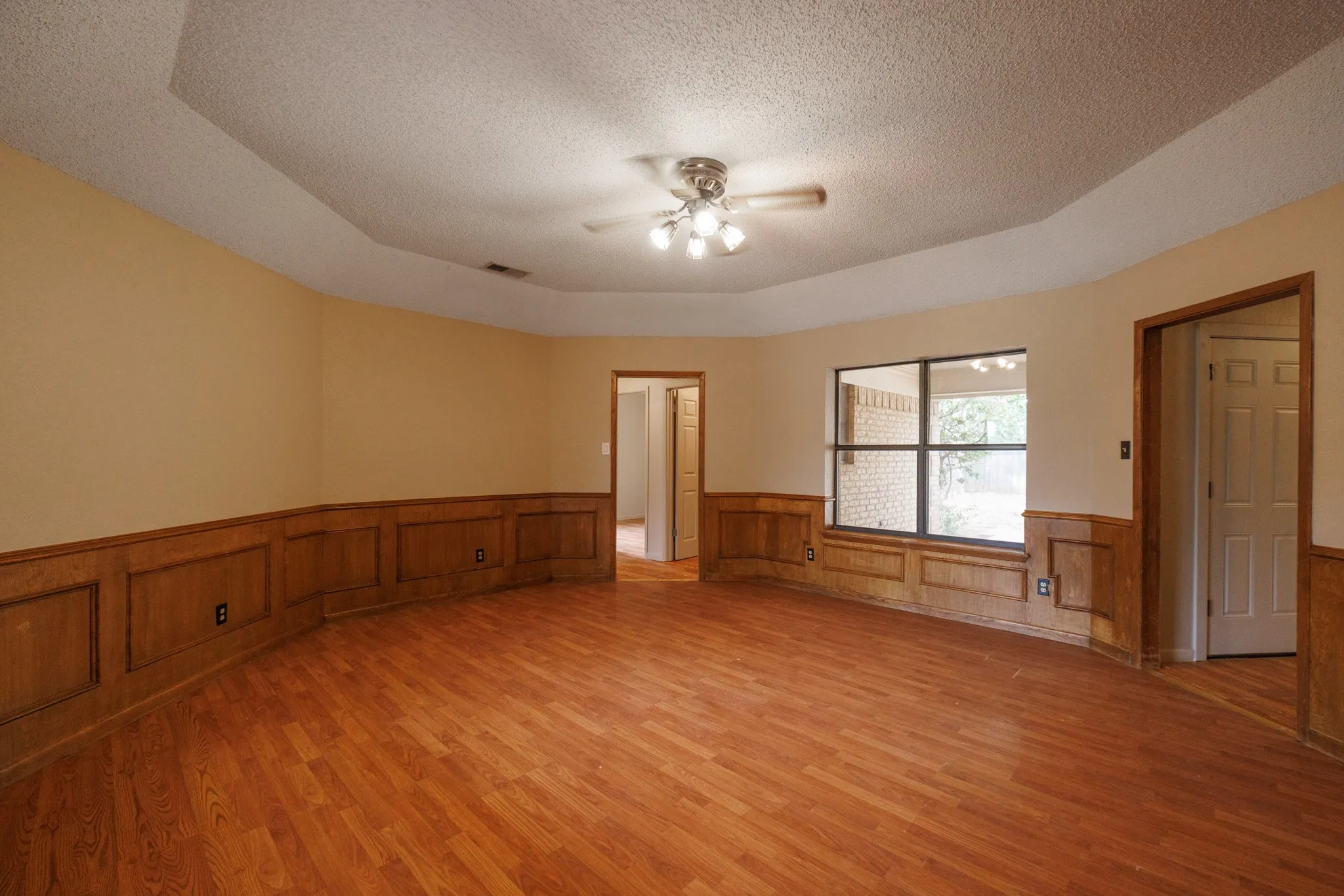 Single Family Residence For Rent in Taylor County , 4510 Pamela Drive, Abilene, Texas 79606, 3 Bedroom, 2 Bathroom, 2 Garage spaces, 1,996 Sqft, built in 1985, mls#21405872, Real Estate Agent in Abilene, Homes For Rent in Taylor county, Homes For Rent in Abilene, Realtor in Abilene Texas, Real Estate Brokerage Independent Realty Texas, Luminita Cordes Realtor
