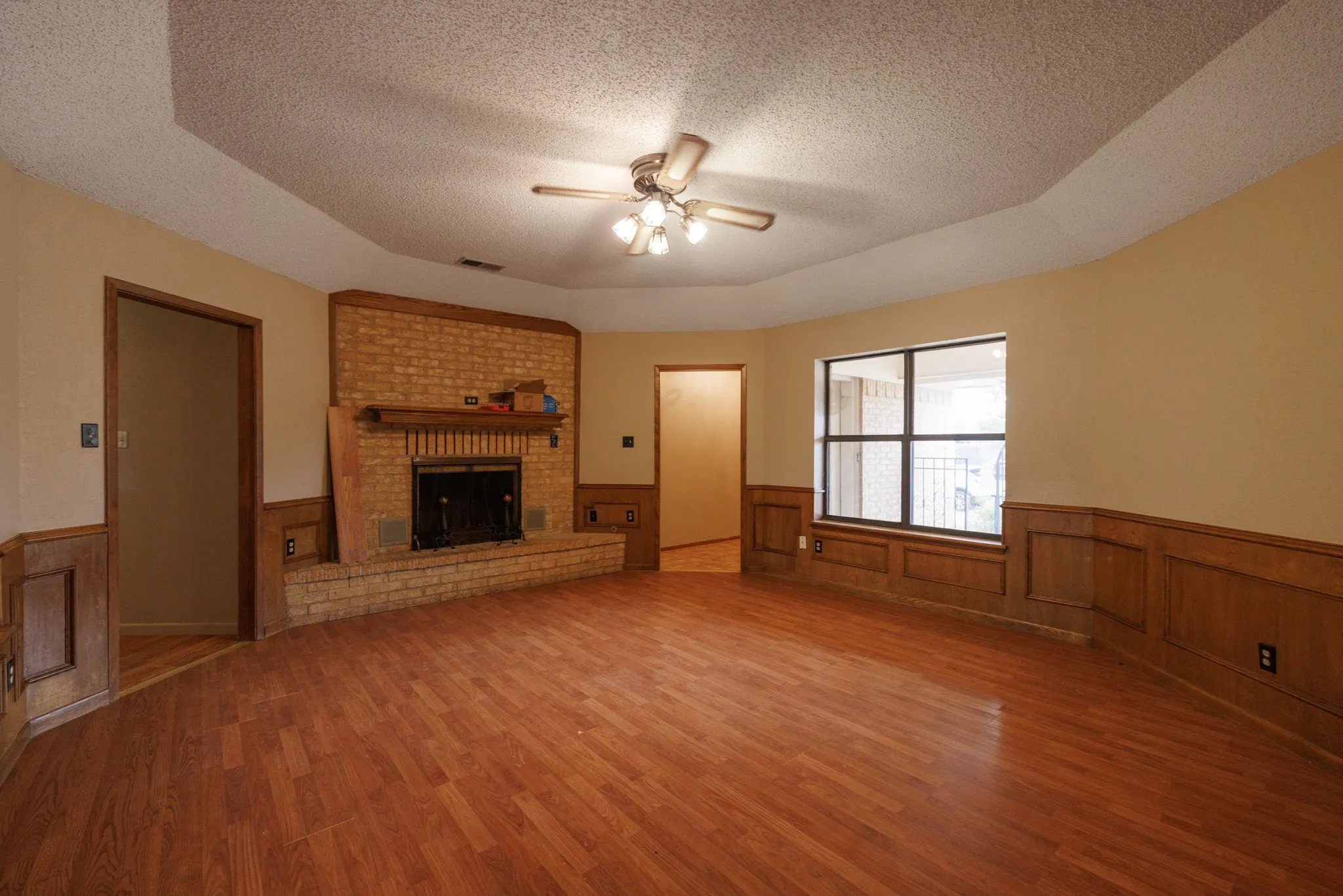 Single Family Residence For Rent in Taylor County , 4510 Pamela Drive, Abilene, Texas 79606, 3 Bedroom, 2 Bathroom, 2 Garage spaces, 1,996 Sqft, built in 1985, mls#21405872, Real Estate Agent in Abilene, Homes For Rent in Taylor county, Homes For Rent in Abilene, Realtor in Abilene Texas, Real Estate Brokerage Independent Realty Texas, Luminita Cordes Realtor